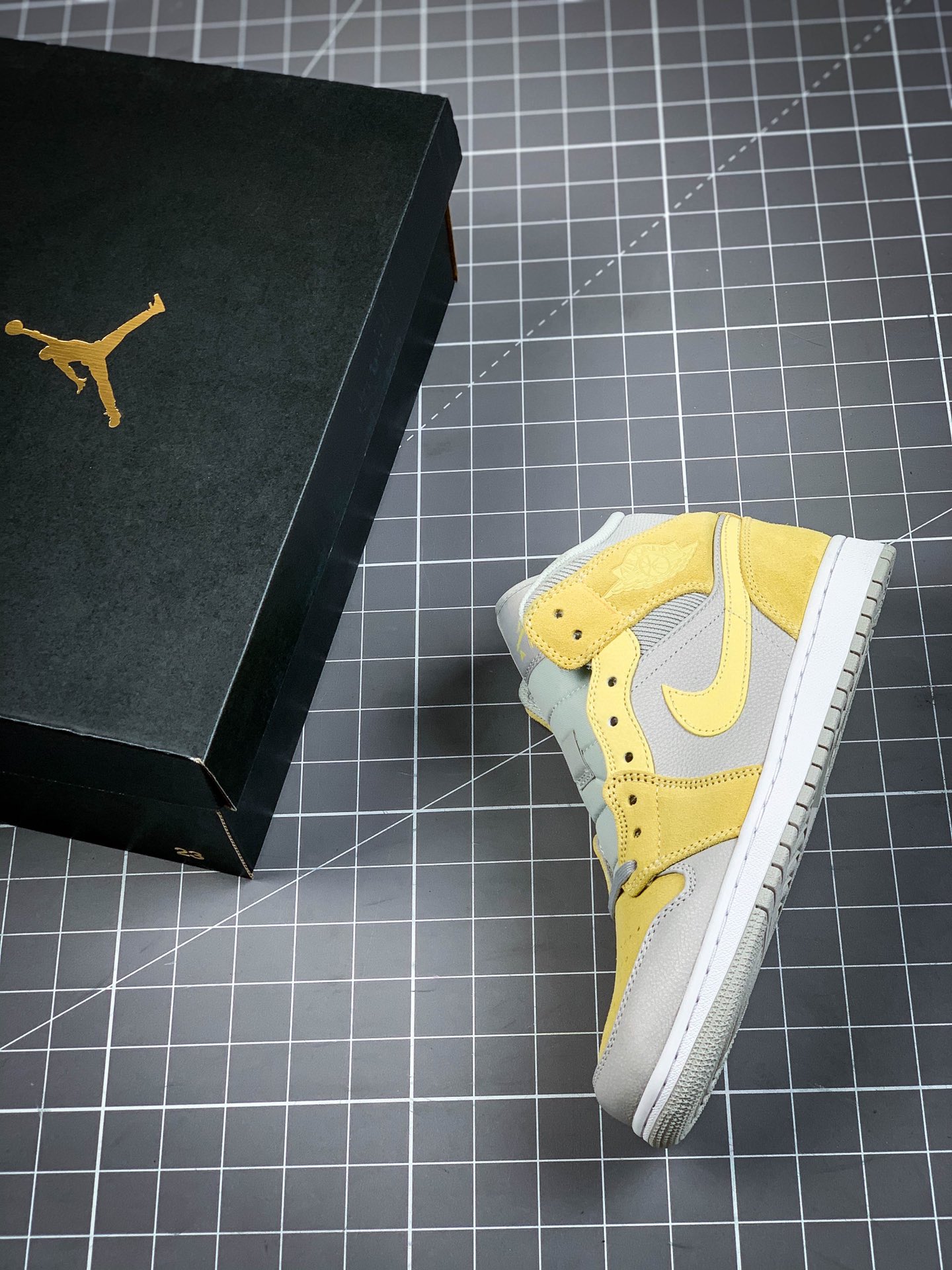 260 纯原版 公司级 乔丹 中帮 AJ1 灰卡其色 Air Jordan 1 Mid“AJ1乔1中邦休闲板鞋DA4666-001