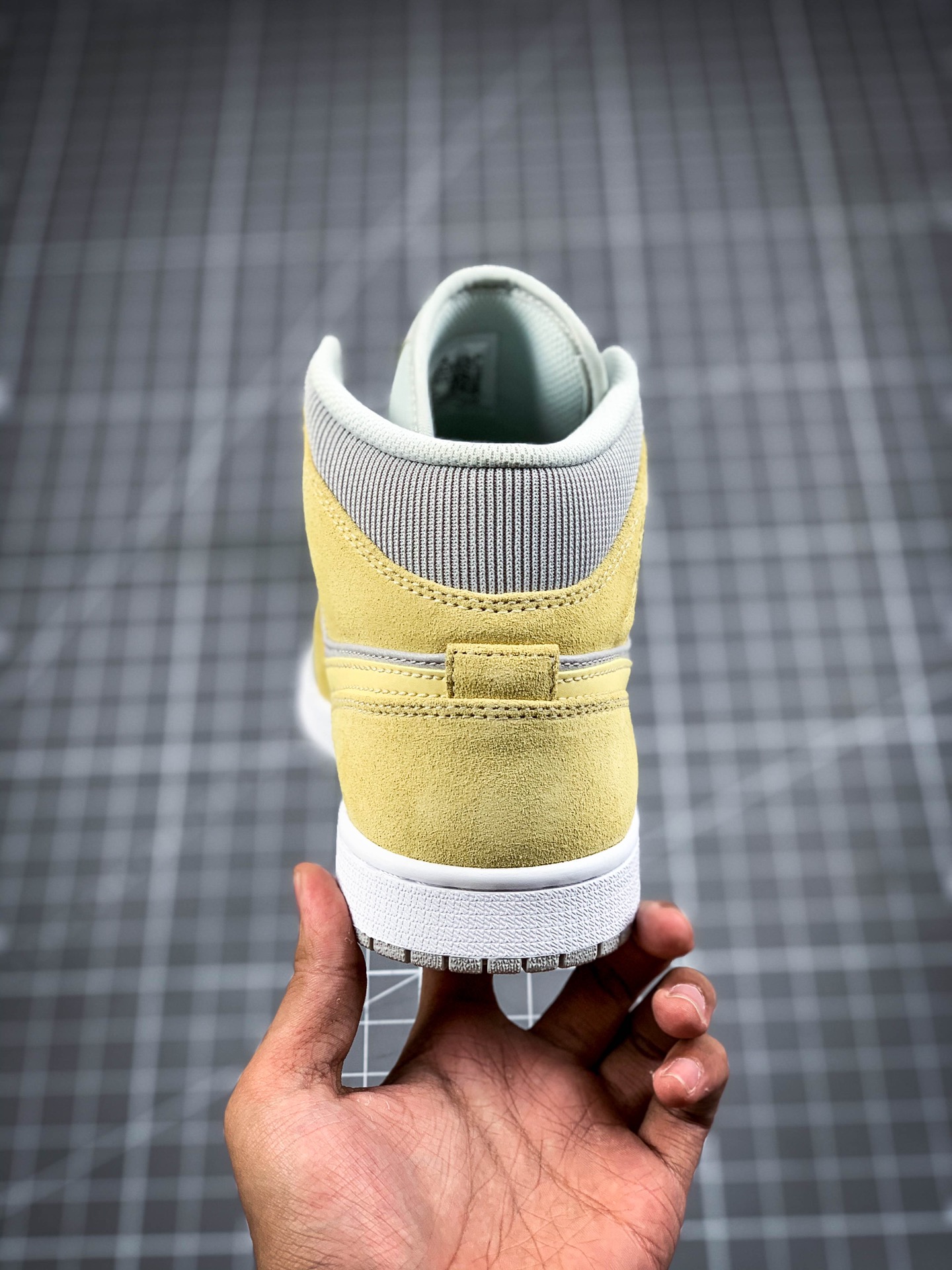 260 纯原版 公司级 乔丹 中帮 AJ1 灰卡其色 Air Jordan 1 Mid“AJ1乔1中邦休闲板鞋DA4666-001