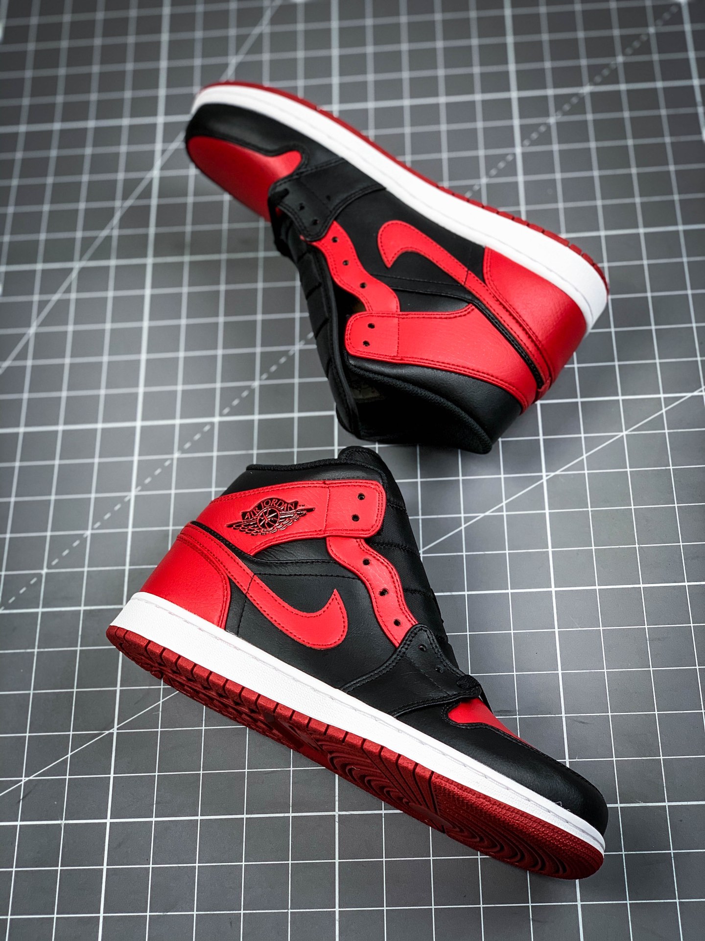 260 纯原版 Air Jordan 1 Mid AJ1乔1中帮文化篮球鞋 男鞋8孔 554724-074