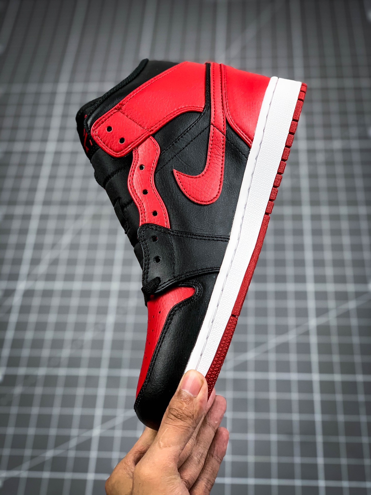 260 纯原版 Air Jordan 1 Mid AJ1乔1中帮文化篮球鞋 男鞋8孔 554724-074
