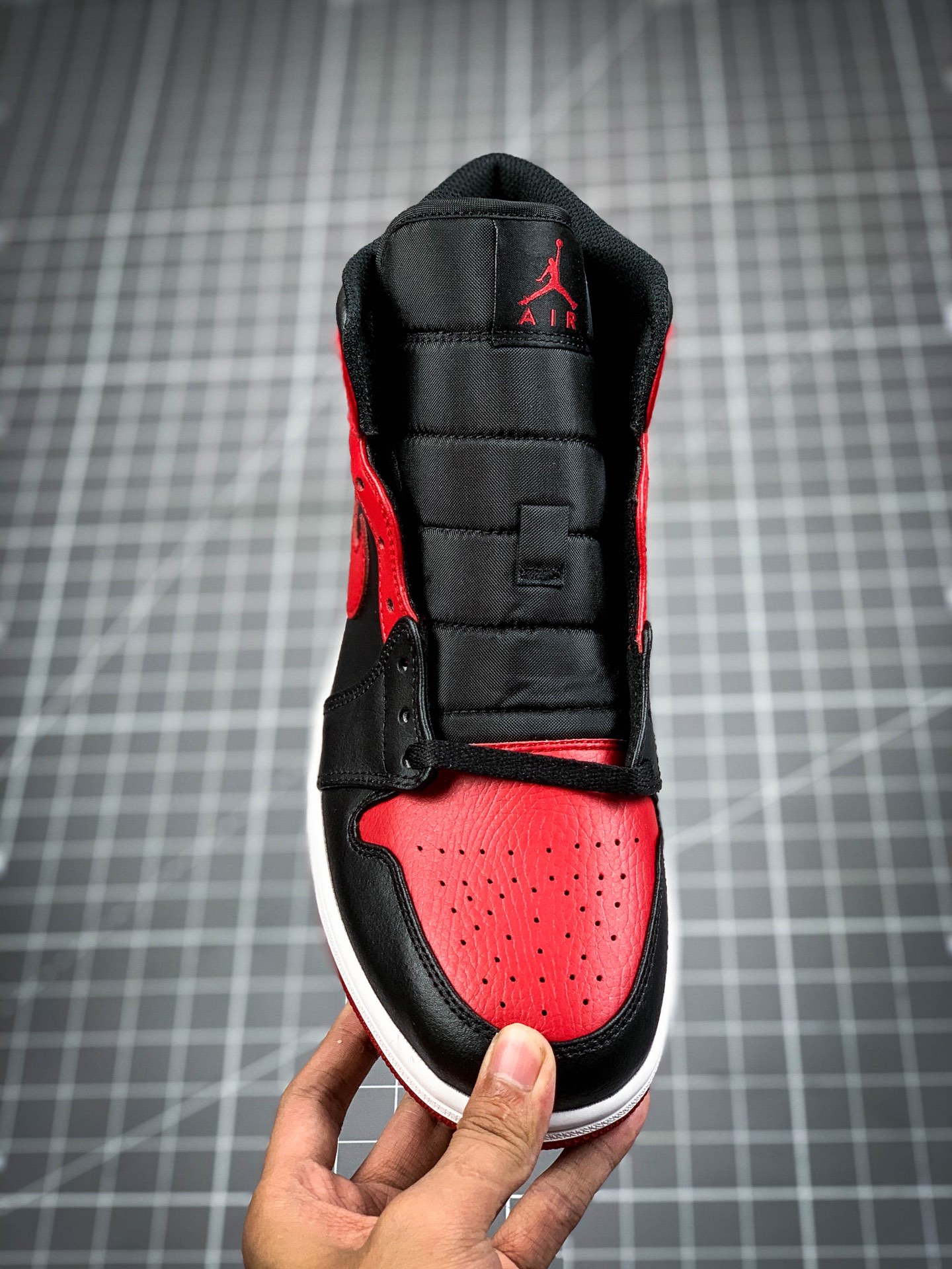 260 纯原版 Air Jordan 1 Mid AJ1乔1中帮文化篮球鞋 男鞋8孔 554724-074