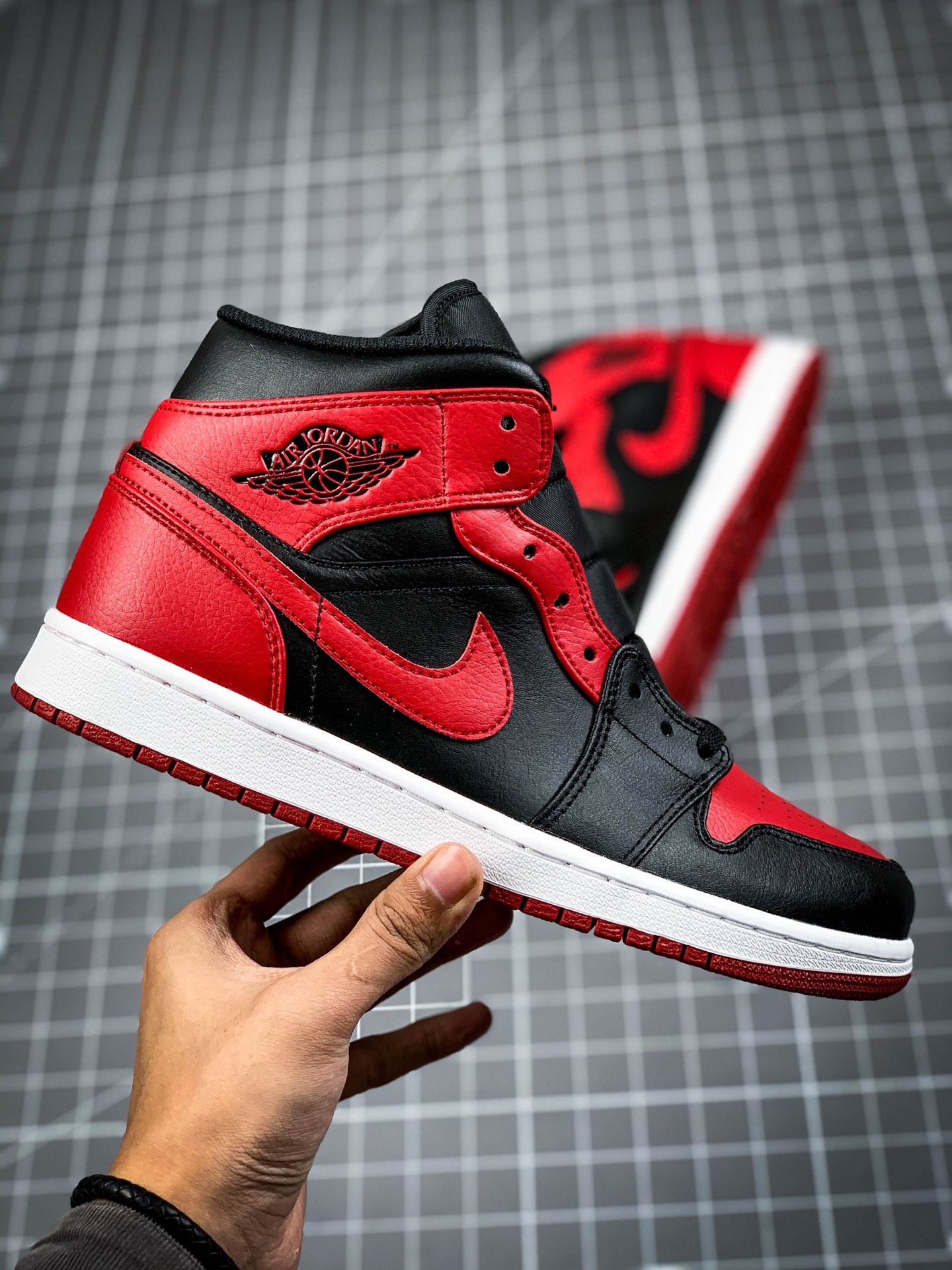 260 纯原版 Air Jordan 1 Mid AJ1乔1中帮文化篮球鞋 男鞋8孔 554724-074