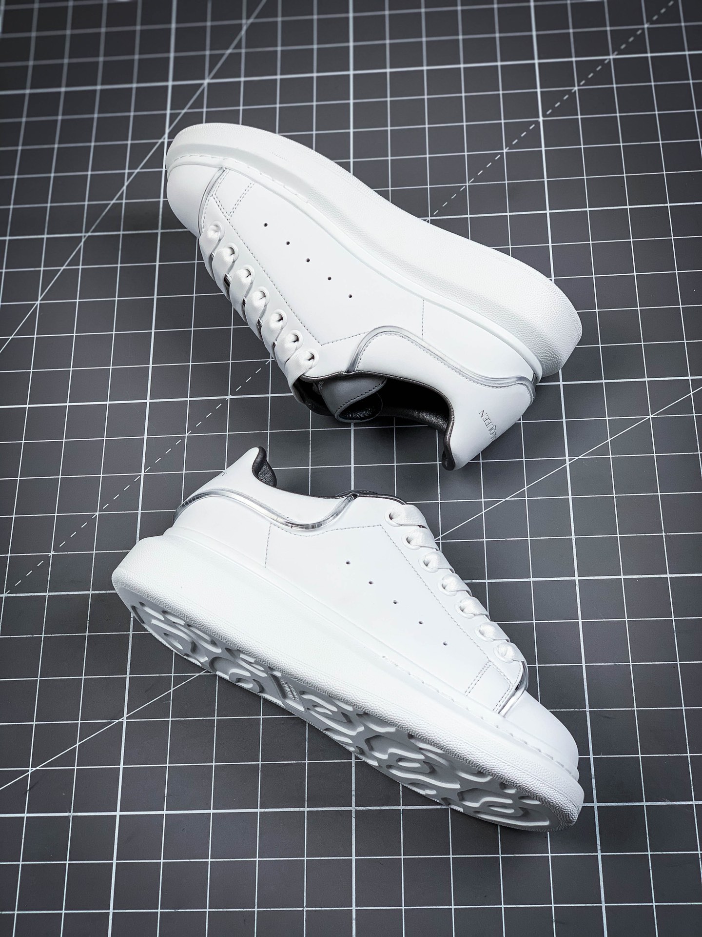 480 顶级独家代购版芯片可扫 Alexander McQueen/亚历山大麦昆 松糕鞋厚增底高小白鞋/全白 42 43 44