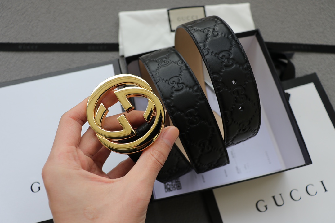 GUCCI新版腰带 🅿️140
独家现货仓储.长期供应. 
原版印花小牛皮印花带身.
头层磨砂大底. 精钢扣头.专柜全套包装. 
规格：1.15米*3.8cm
