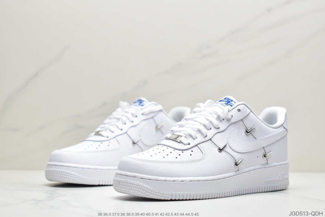 180 耐克Nike Wmns Air Force 1' 07 LX”Chrome Swooshes White” 皮革白宝蓝小银四钩 空军一号CT1990-100