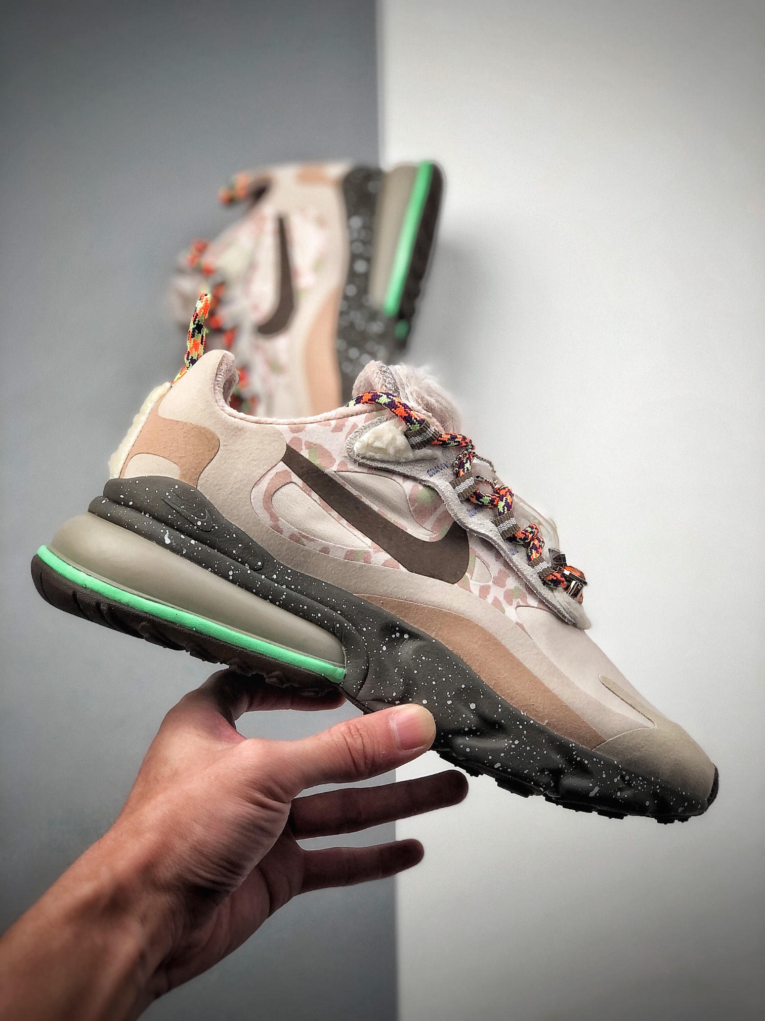 230 耐克Nike Wmns Air Max 270 React ”White/Light Blue”270瑞亚赛车系列后半掌气垫百搭运动慢跑鞋