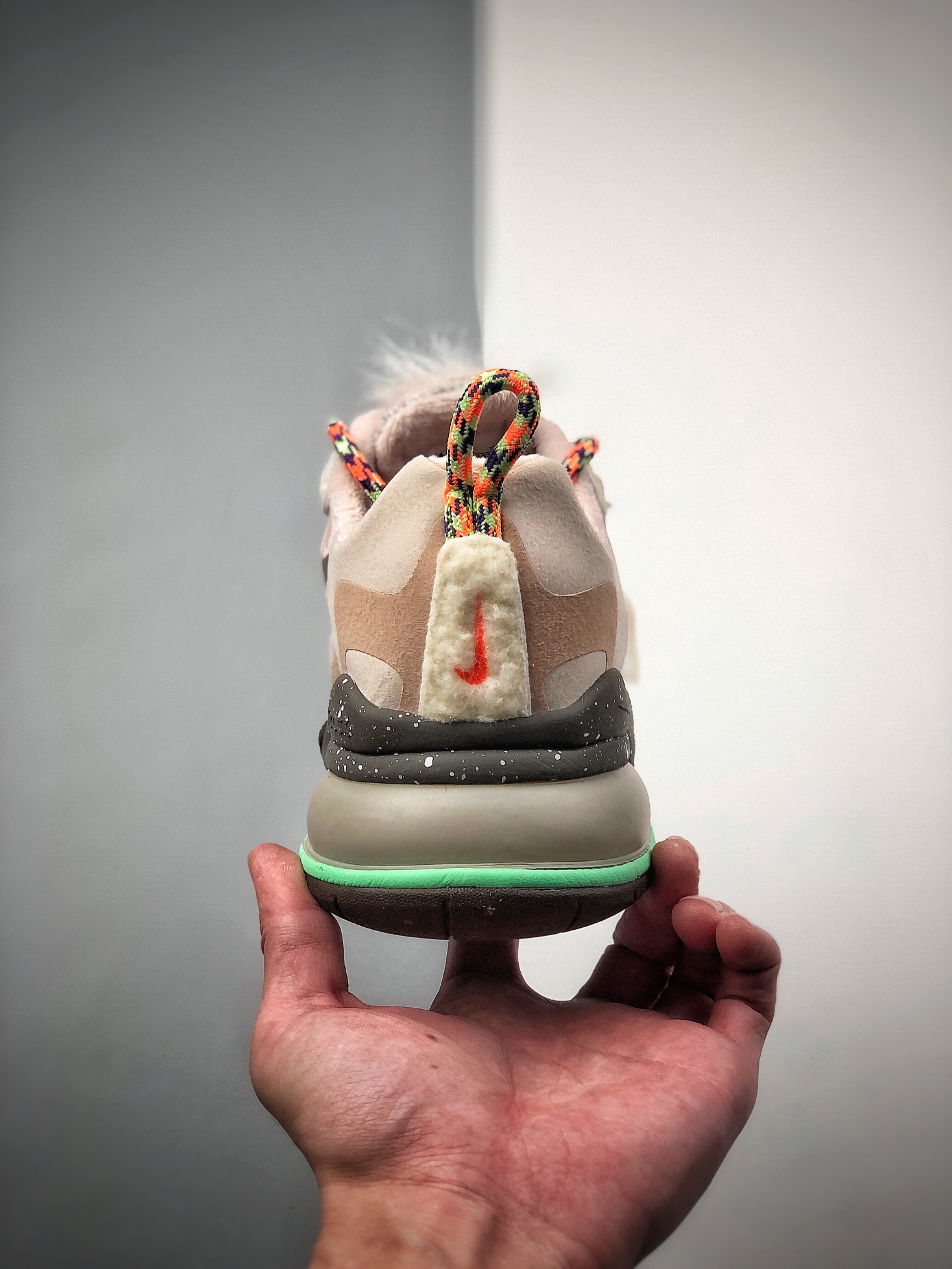 230 耐克Nike Wmns Air Max 270 React ”White/Light Blue”270瑞亚赛车系列后半掌气垫百搭运动慢跑鞋