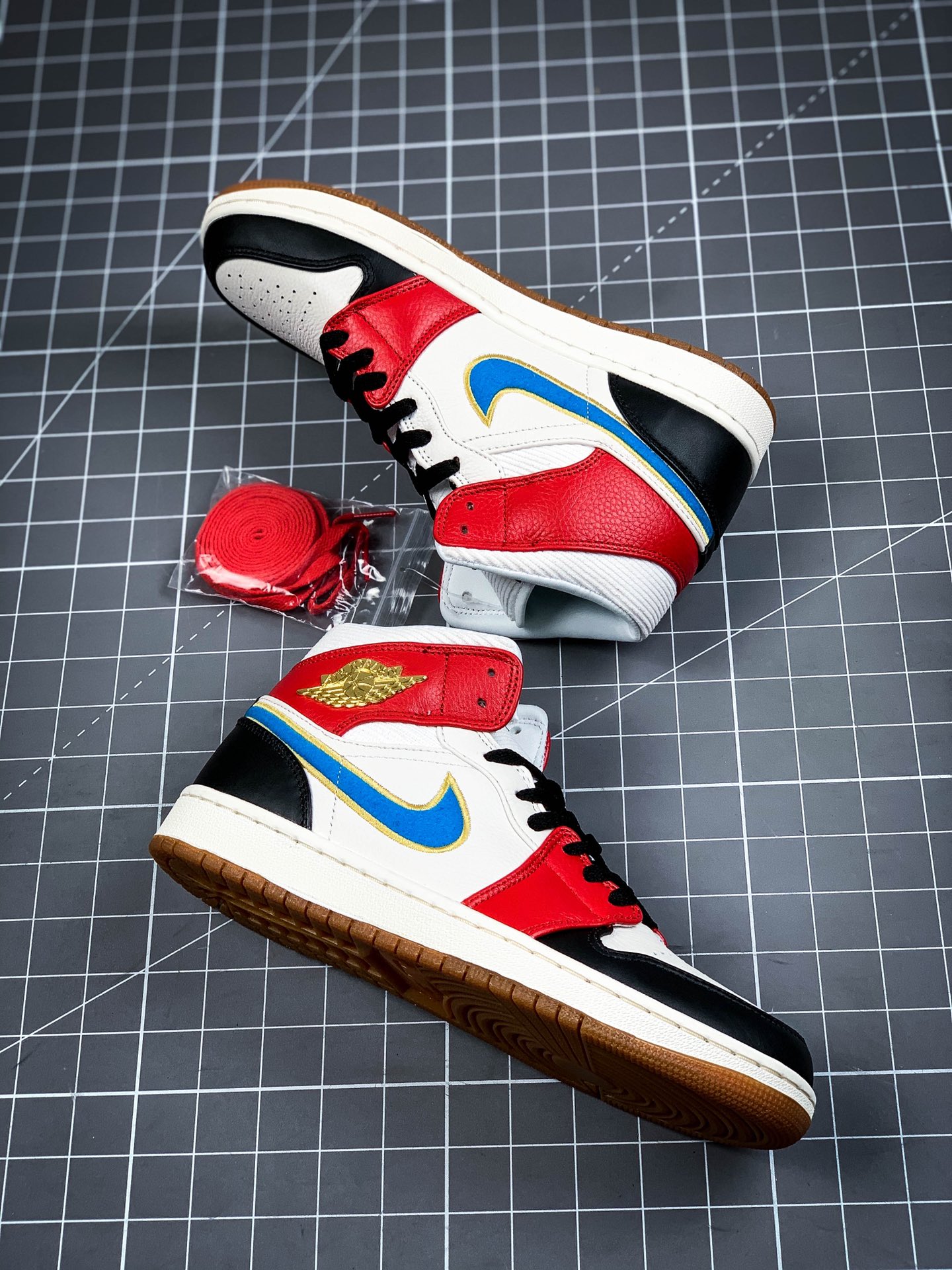 240 乔丹/Air JordanAJ1  aj1 乔丹1代 乔1 乔丹1代中帮系列 Air Jordan 1 Mid SE ”Coral Stardust”  DC1426-100