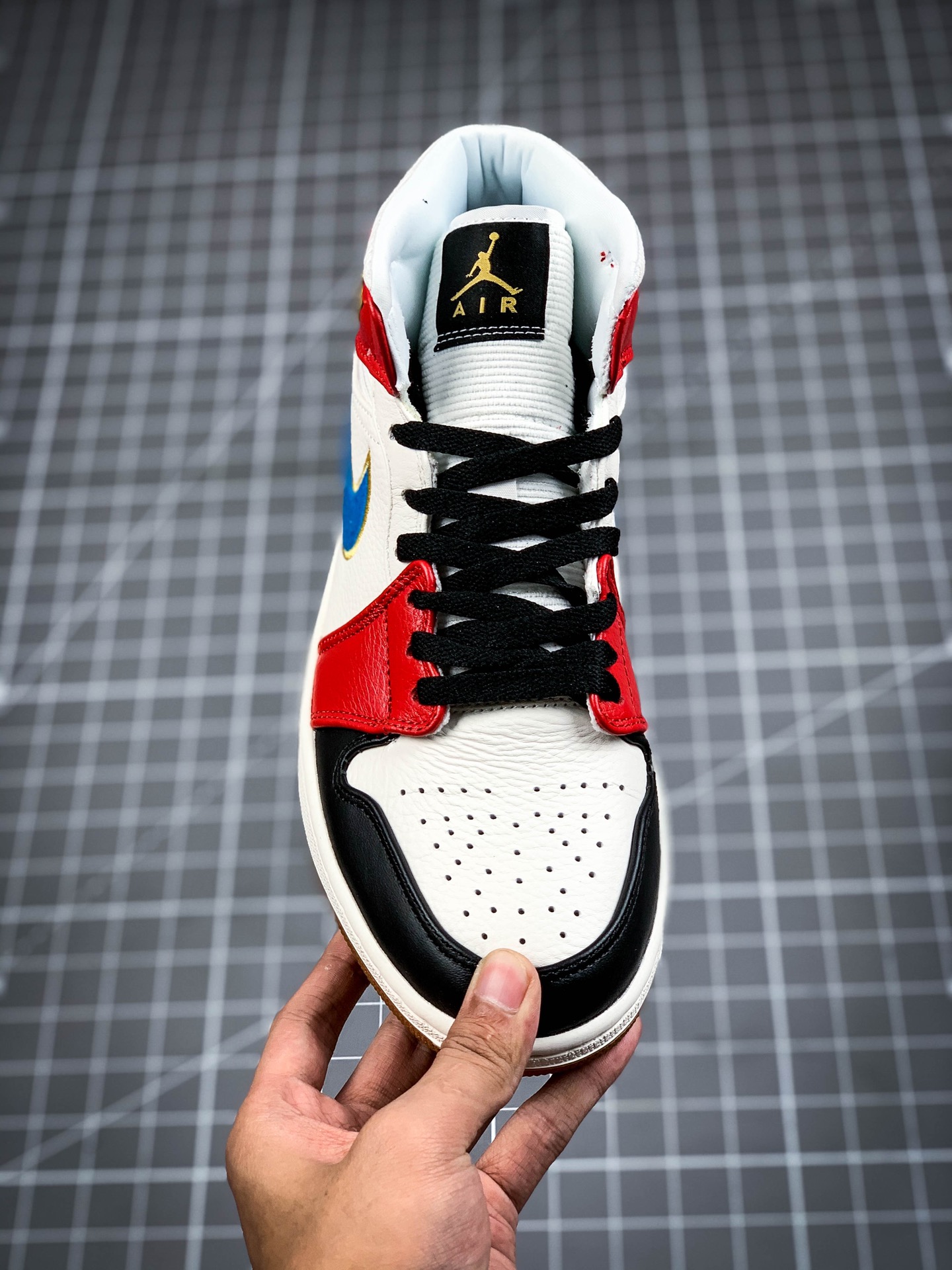 240 乔丹/Air JordanAJ1  aj1 乔丹1代 乔1 乔丹1代中帮系列 Air Jordan 1 Mid SE ”Coral Stardust”  DC1426-100