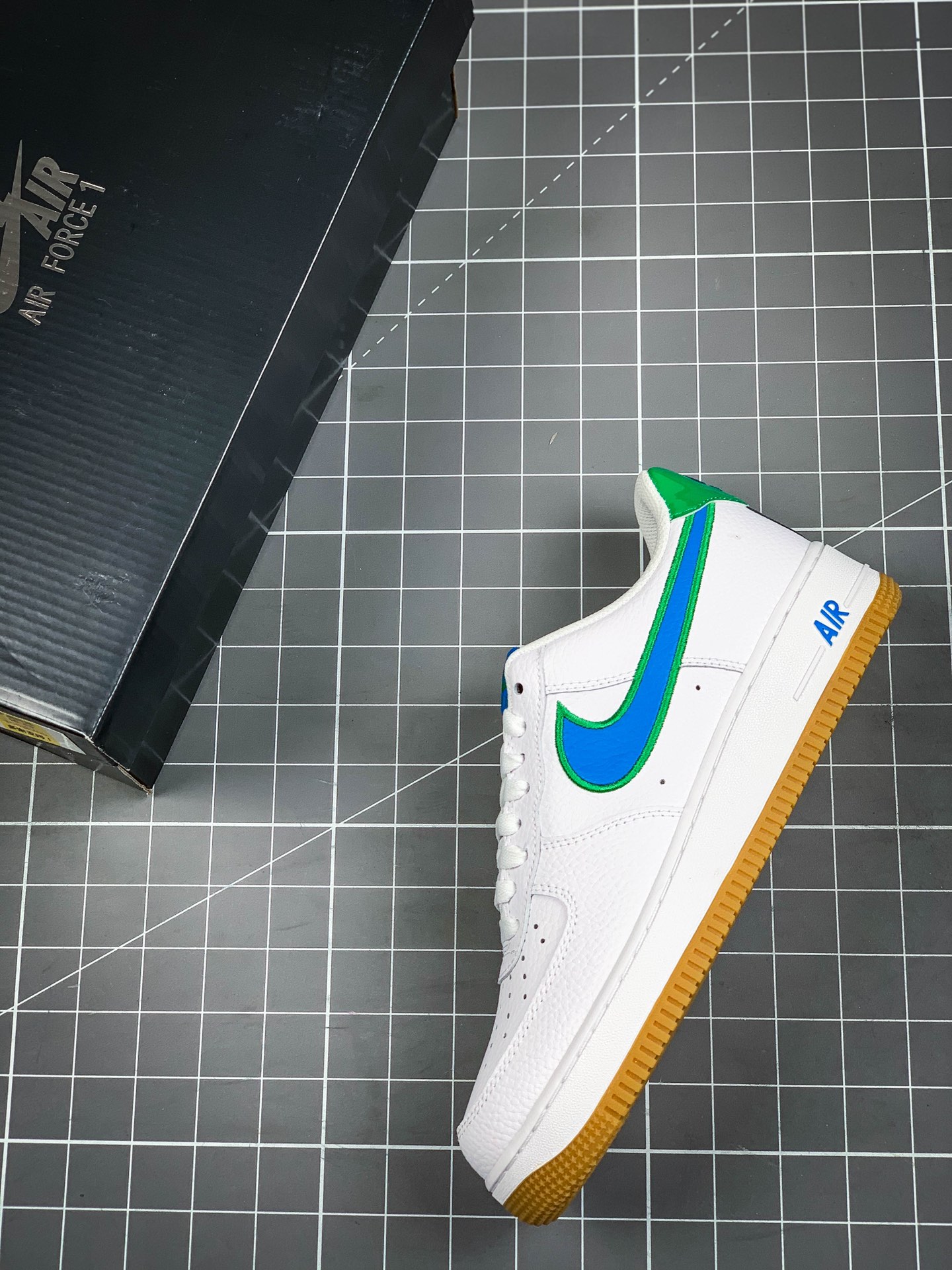 200  Nike Air Force 1 空军一号低帮休闲运动板鞋 DA4660-101