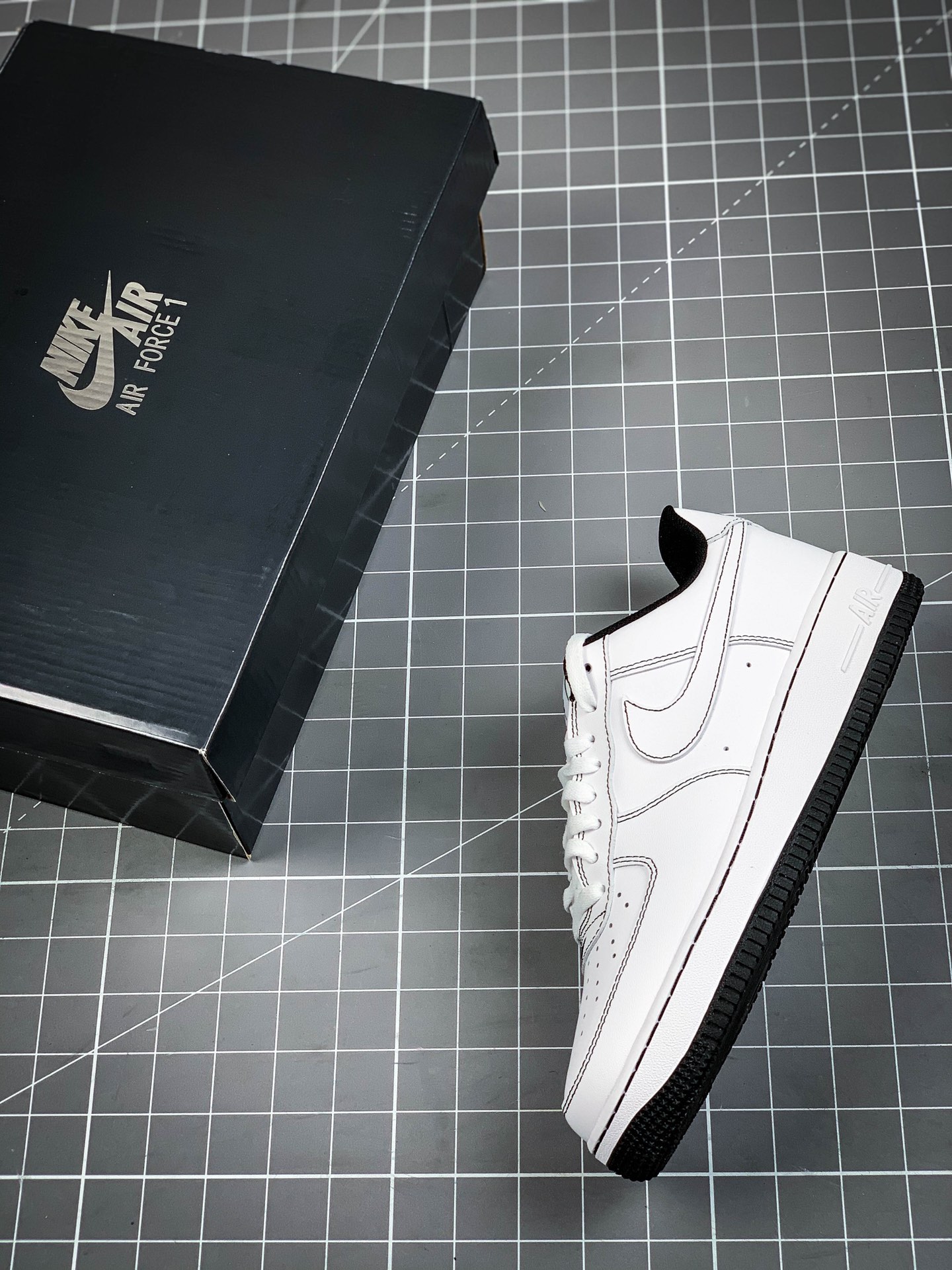200 NIKE FORCE空军一号运动休闲板鞋 CV1724-104