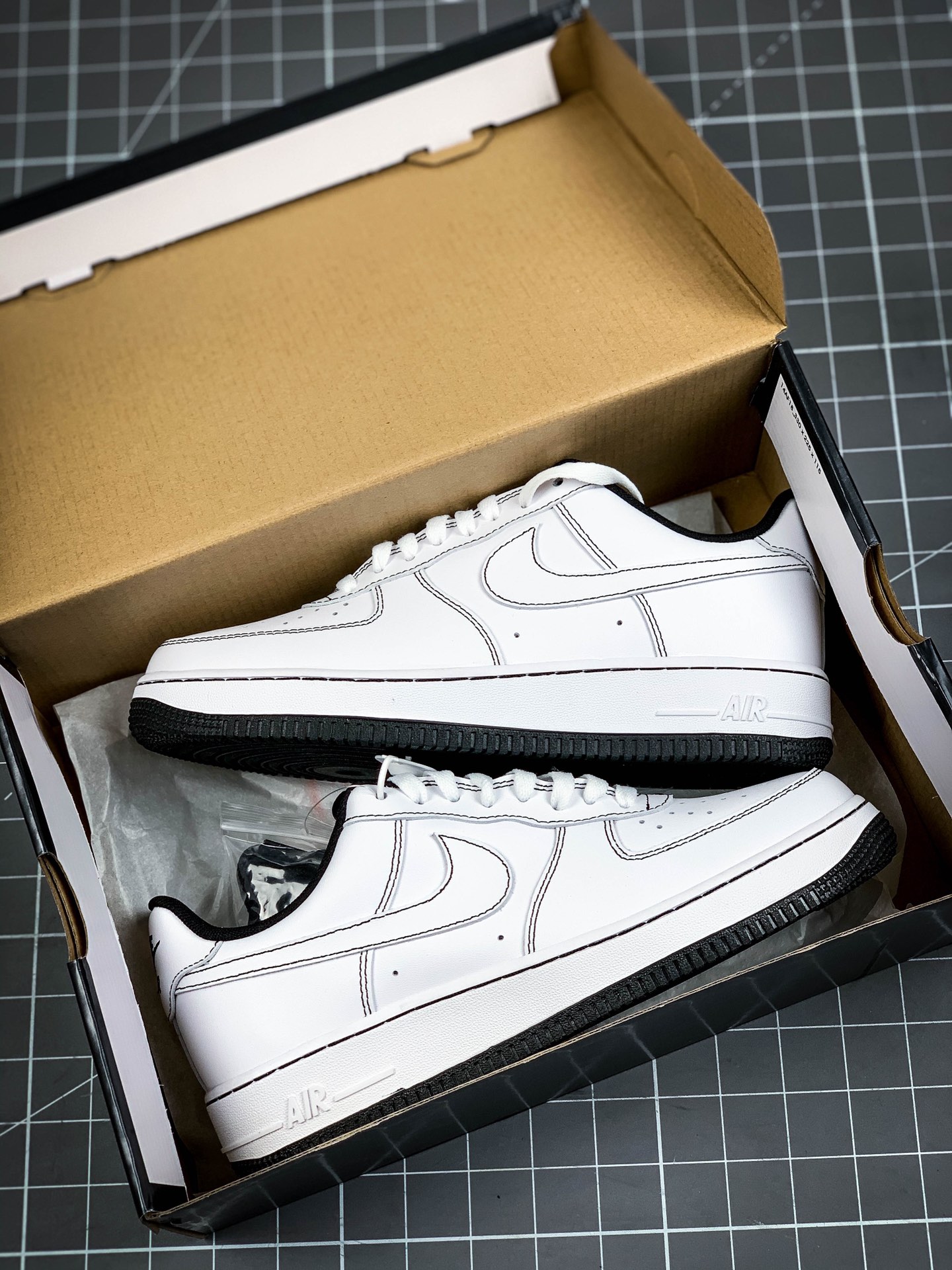 200 NIKE FORCE空军一号运动休闲板鞋 CV1724-104