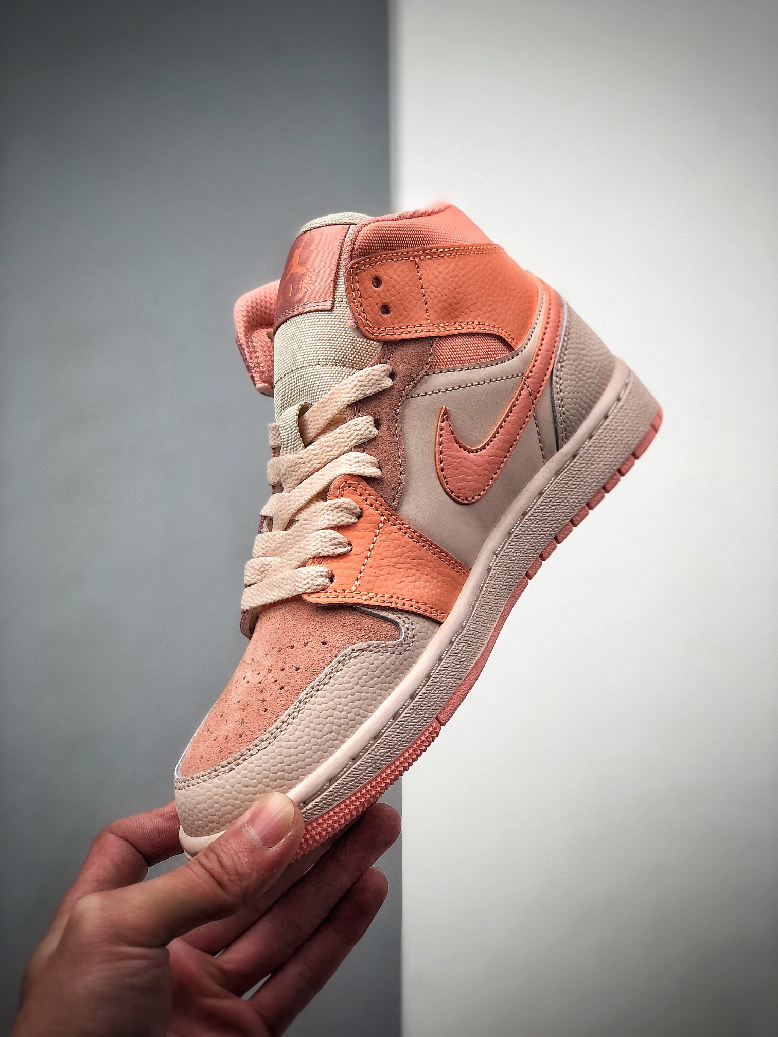 260 公司级Air Jordan 1 Mid SE  AJ1/乔1 中帮百搭休闲运动板鞋DH4270-800