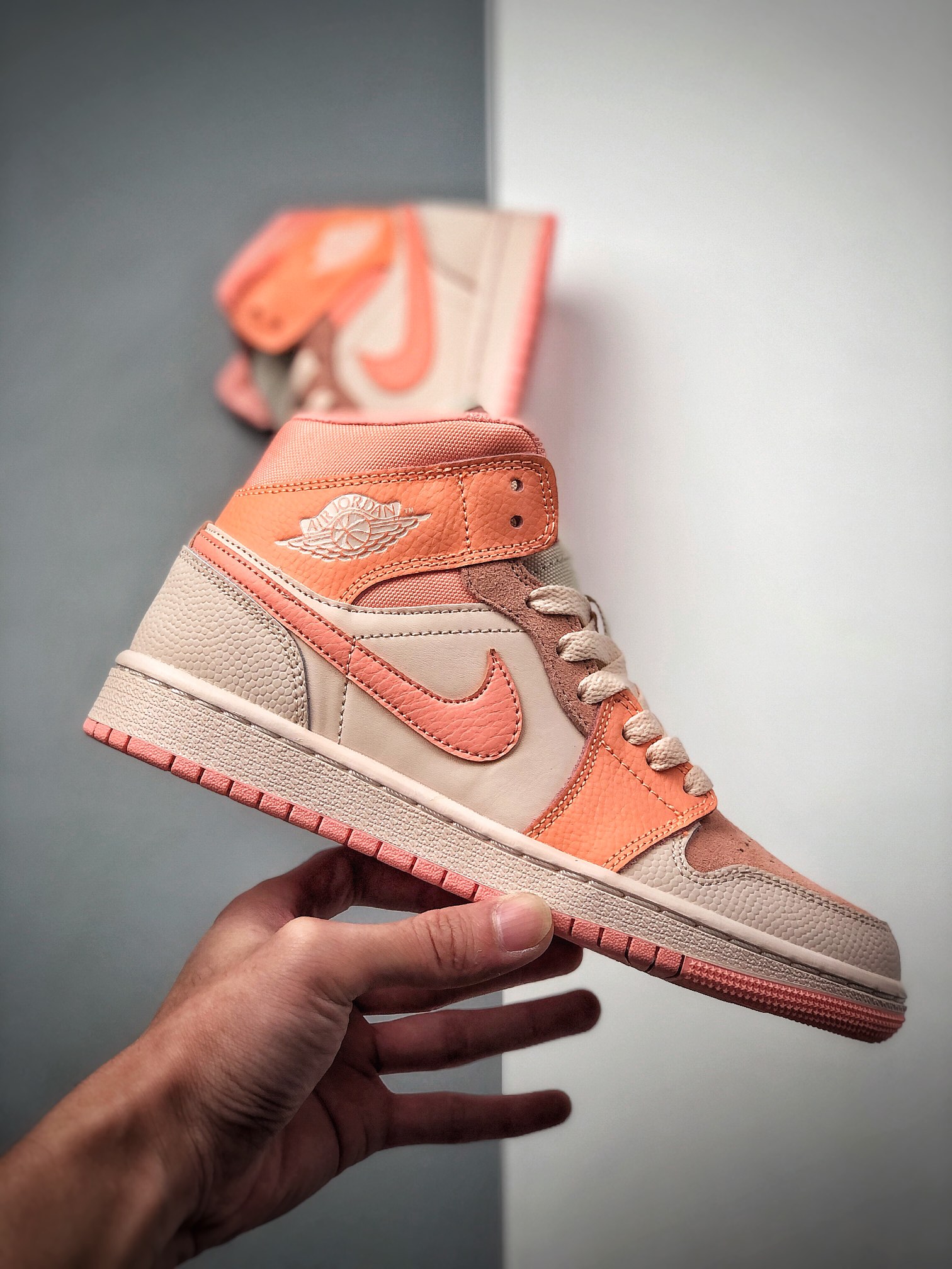 260 公司级Air Jordan 1 Mid SE  AJ1/乔1 中帮百搭休闲运动板鞋DH4270-800