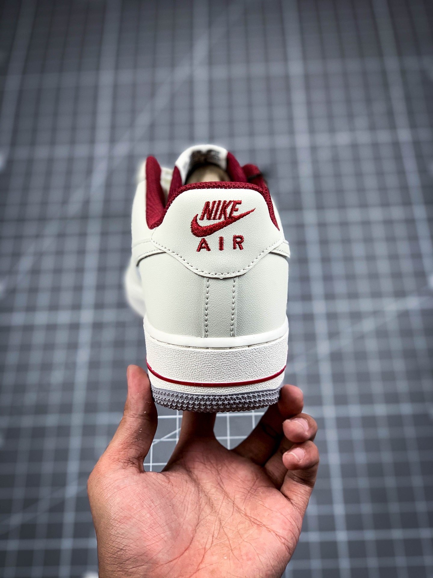 200 Air Force 1 Low '07 奶白红 DD7209-101