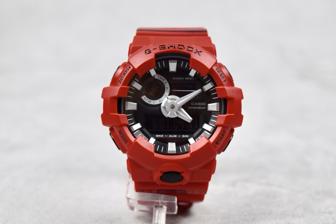 💰100 casio卡西欧G-SHOCKGA-700运动男士电子手表男表gshock手表镜面材质:矿物强化玻璃镜面型号-26035310系列:G-SHOCK系列机芯类型:石英机芯附加功能:24小时指示闹铃日历星期显示月份显示机芯类型:石英机芯表盘纵经:57.5MM/横经:53.4mm/厚度:18.4mm/材质:树脂