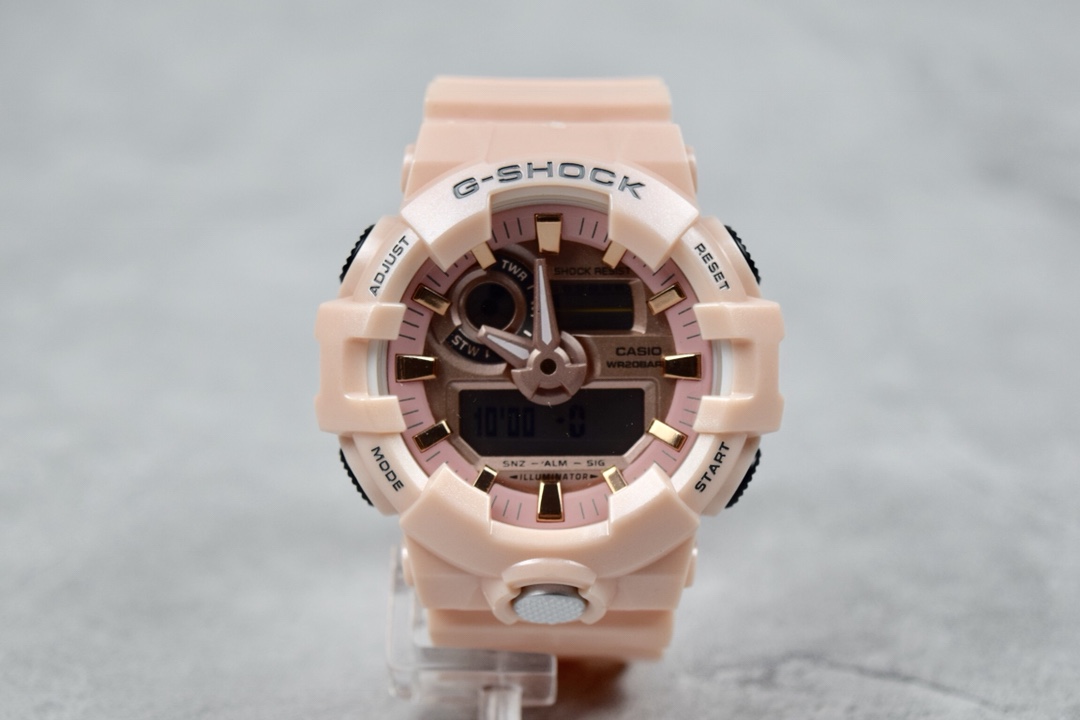 100 💰 casio卡西欧G-SHOCKGA-700运动男士电子手表男表gshock手表镜面材质:矿物强化玻璃镜面型号-26035310系列:G-SHOCK系列机芯类型:石英机芯附加功能:24小时指示闹铃日历星期显示月份显示机芯类型:石英机芯表盘纵经：57.5MM/横经：53.4mm/厚度：18.4mm/材质：树脂