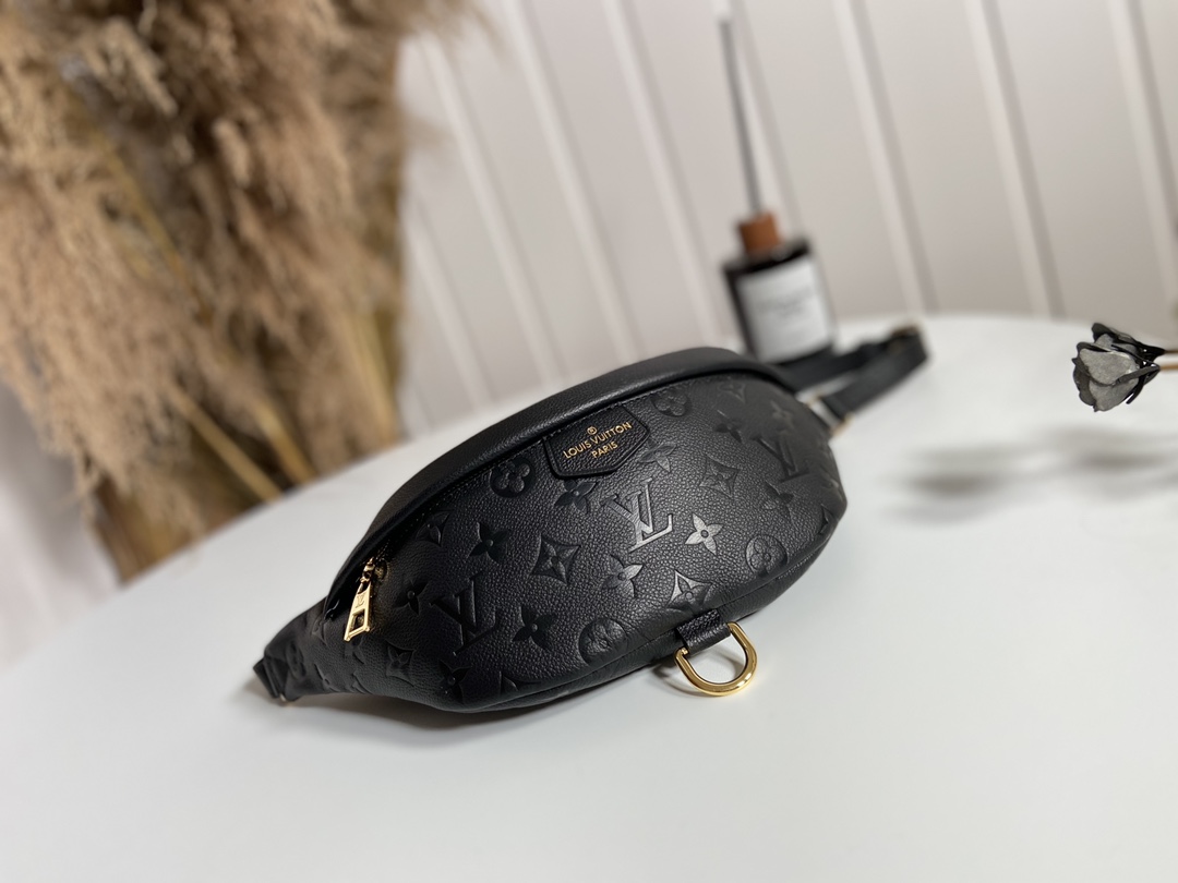 Louis Vuitton LV Bumbag Belt Bags & Fanny Packs Black Casual M44812