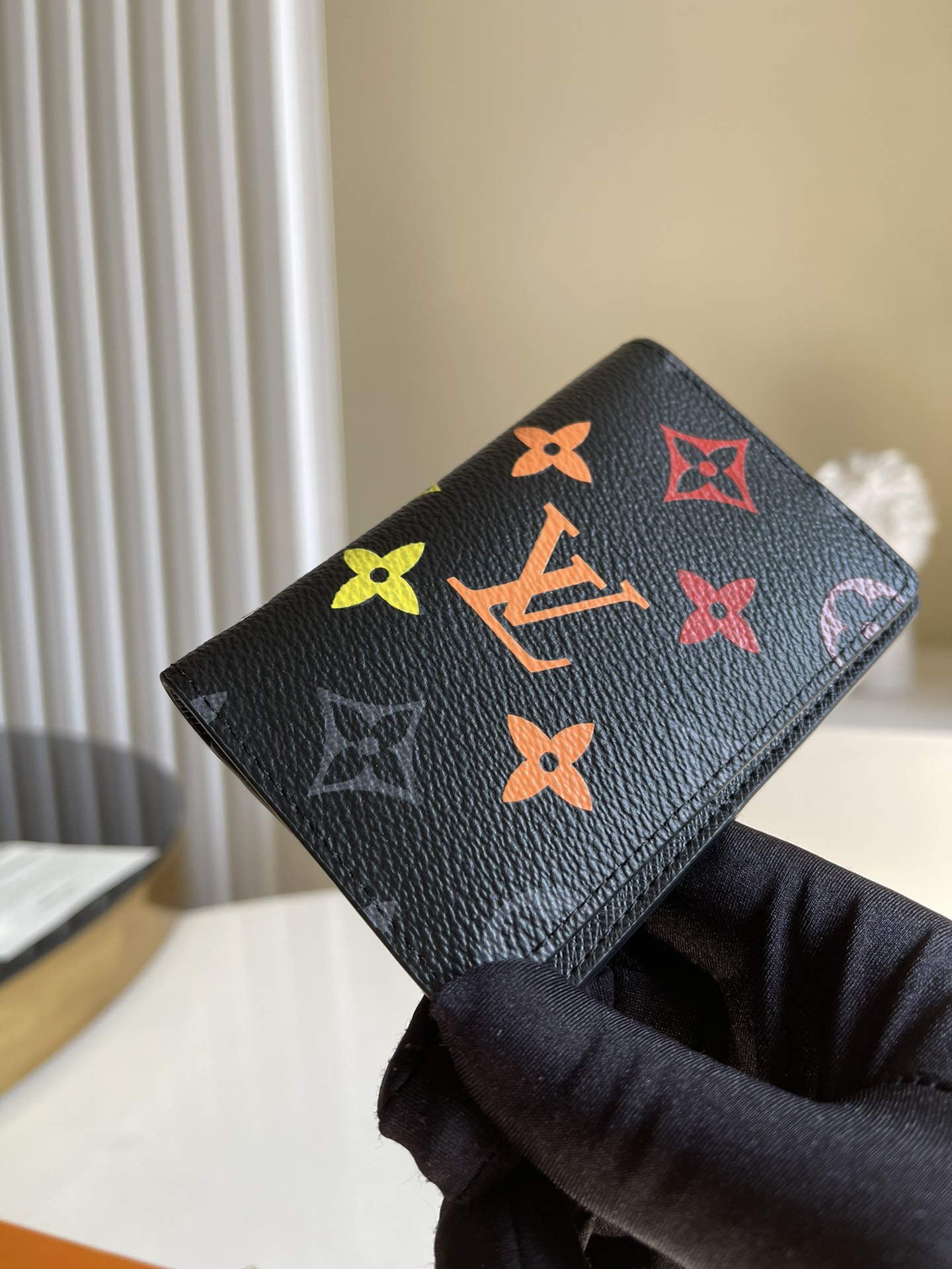 NO:396555,[Exclusive real shot of M61696 rainbow black flowers] Louis vuitton hhi!  Canvas bag wallet, storage card, storage bag or clothing pocket is easy, the ultimate masculine declaration.size: 8x11cm.L.,LV【Original leather】,louis vuitton,louis vuitton,wallets19860909【独家实拍M61696彩虹黑花】Louis vuitton hhi ！帆布袋装钱包,可收纳卡片,收入手袋或衣服口袋轻而易举,终极阳刚宣言.size:8x11cm.L.,LV【原厂皮】,louis vuitton,louis vuitton,wallets,Bag