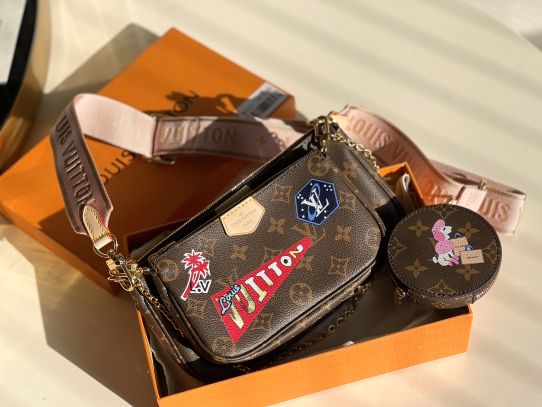 NO:396536,[Exclusive real photo M44813 fan print] Three-piece handbag made of Monogram canvas. A small and lightweight three-piece handbag can be carried and cross-body, paired with a small hanging bag, full leather pressed large flower embossed women's three-piece set five-piece set mahjong bag oo [handshake] [handshake] One bag is a classic style that you can carry when attending any occasion. The zipper style design is more convenient to use. Detailed size!  24.0×13.0×4.5,19.5×11.0×4.0,9.5×2.0 U.,LV【Original Sheet】,louis vuitton19860909【独家实拍M44813粉丝印】三件套手袋以Monogram帆布制成的一款小巧轻便的三件套手袋可手提可斜挎,搭配小挂包,全皮压大花压花女士三件套五件套麻将包oo[握手][握手]一包多用它是你出席任何场合都可以携带的经典款式.拉链款式设计是使用更便捷.详细尺寸！24.0×13.0×4.5,19.5×11.0×4.0,9.5×2.0 U.,LV【原厂皮】,louis vuitton,Bag