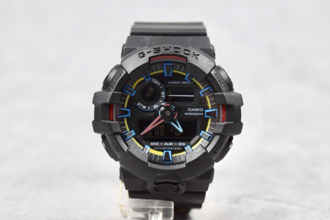 100 💰 casio卡西欧G-SHOCKGA-700运动男士电子手表男表gshock手表镜面材质:矿物强化玻璃镜面型号-26035310系列:G-SHOCK系列机芯类型:石英机芯附加功能:24小时指示闹铃日历星期显示月份显示机芯类型:石英机芯表盘纵经：57.5MM/横经：53.4mm/厚度：18.4mm/材质：树脂