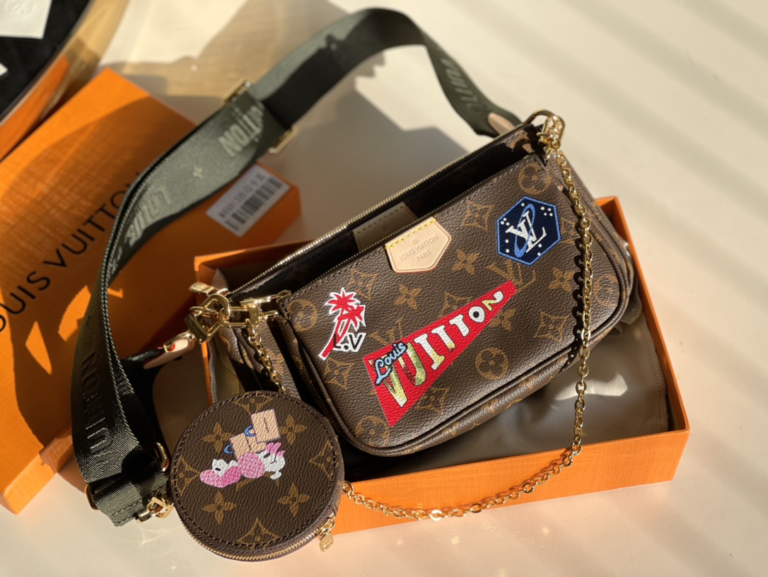 NO:396534,[Exclusive real photo M44813 green silk screen] Three-piece handbag made of Monogram canvas. A small and lightweight three-piece handbag can be carried and cross-body, paired with a small hanging bag, full leather pressed large flower embossed women's three-piece set five-piece set mahjong bag oo [handshake] [handshake] One bag is a classic style that you can carry when attending any occasion. The zipper style design is more convenient to use. Detailed size!  24.0×13.0×4.5,19.5×11.0×4.0,9.5×2.0 U.,LV【Original Sheet】,louis vuitton19860909【独家实拍M44813绿丝印】三件套手袋以Monogram帆布制成的一款小巧轻便的三件套手袋可手提可斜挎,搭配小挂包,全皮压大花压花女士三件套五件套麻将包oo[握手][握手]一包多用它是你出席任何场合都可以携带的经典款式.拉链款式设计是使用更便捷.详细尺寸！24.0×13.0×4.5,19.5×11.0×4.0,9.5×2.0 U.,LV【原厂皮】,louis vuitton,Bag