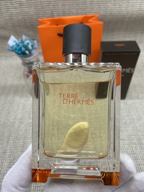Hermes Terre D'Hermes 100ML, Spicy Woody Fragrance for Men - Long Lasting Scent 1 Hermes Terre D'Hermes 100ML, Spicy Woody Fragrance for Men - Long Lasting Scent
