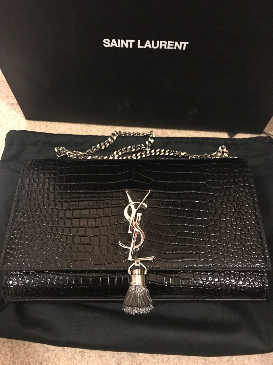 YSL 𝑲𝒂𝒕𝒆 𝟮𝟰𝒄𝒎 鳄鱼纹流苏包 354119黑色/银扣