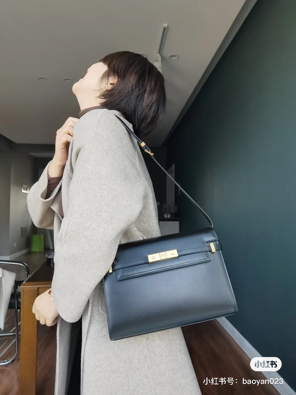 Ysl 𝑴𝒂𝒏𝒉𝒂𝒕𝒕𝒂𝒏 29CM曼哈顿法棍包 579271黑色牙签纹金扣