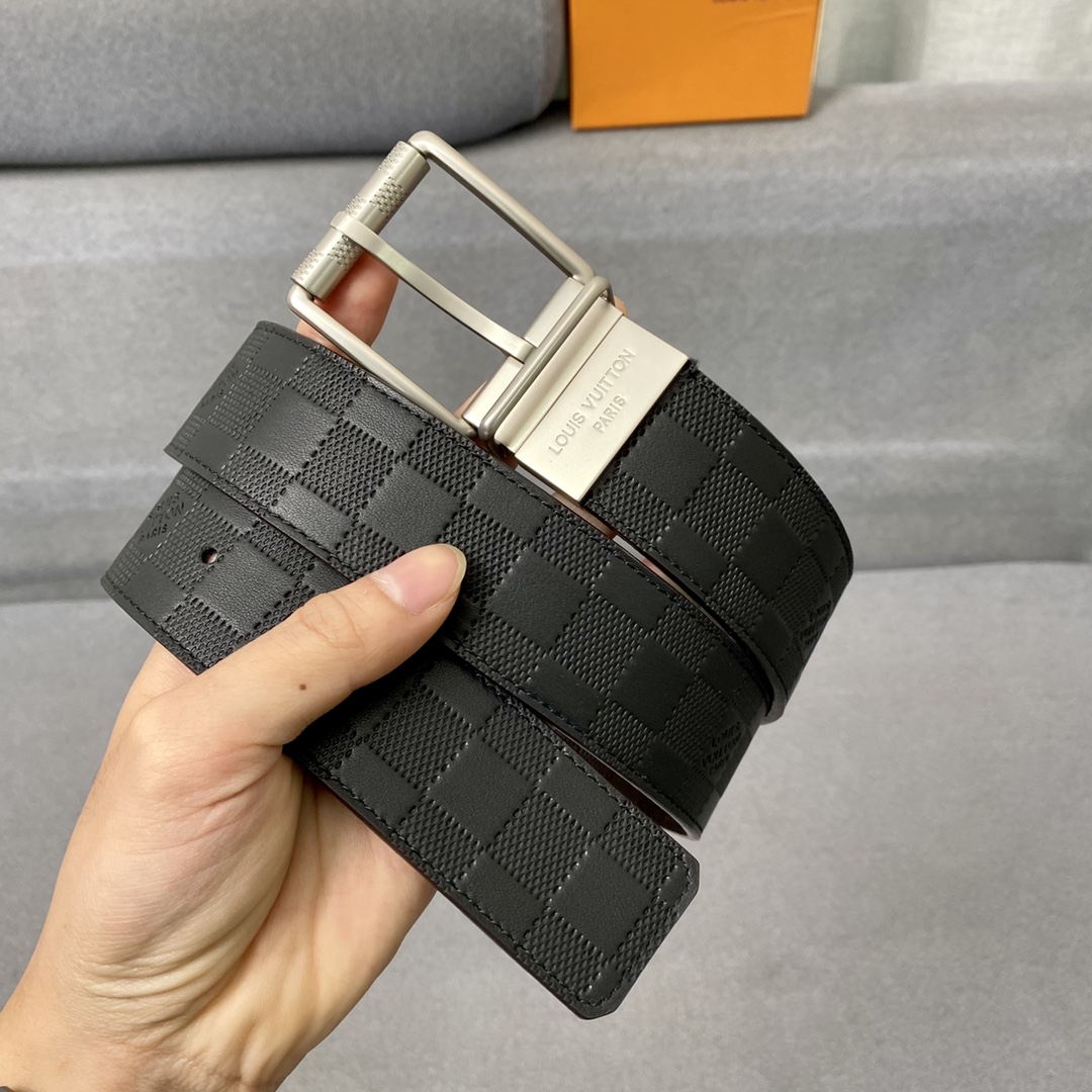 Louis Vuitton Belts Lattice Calfskin Cowhide