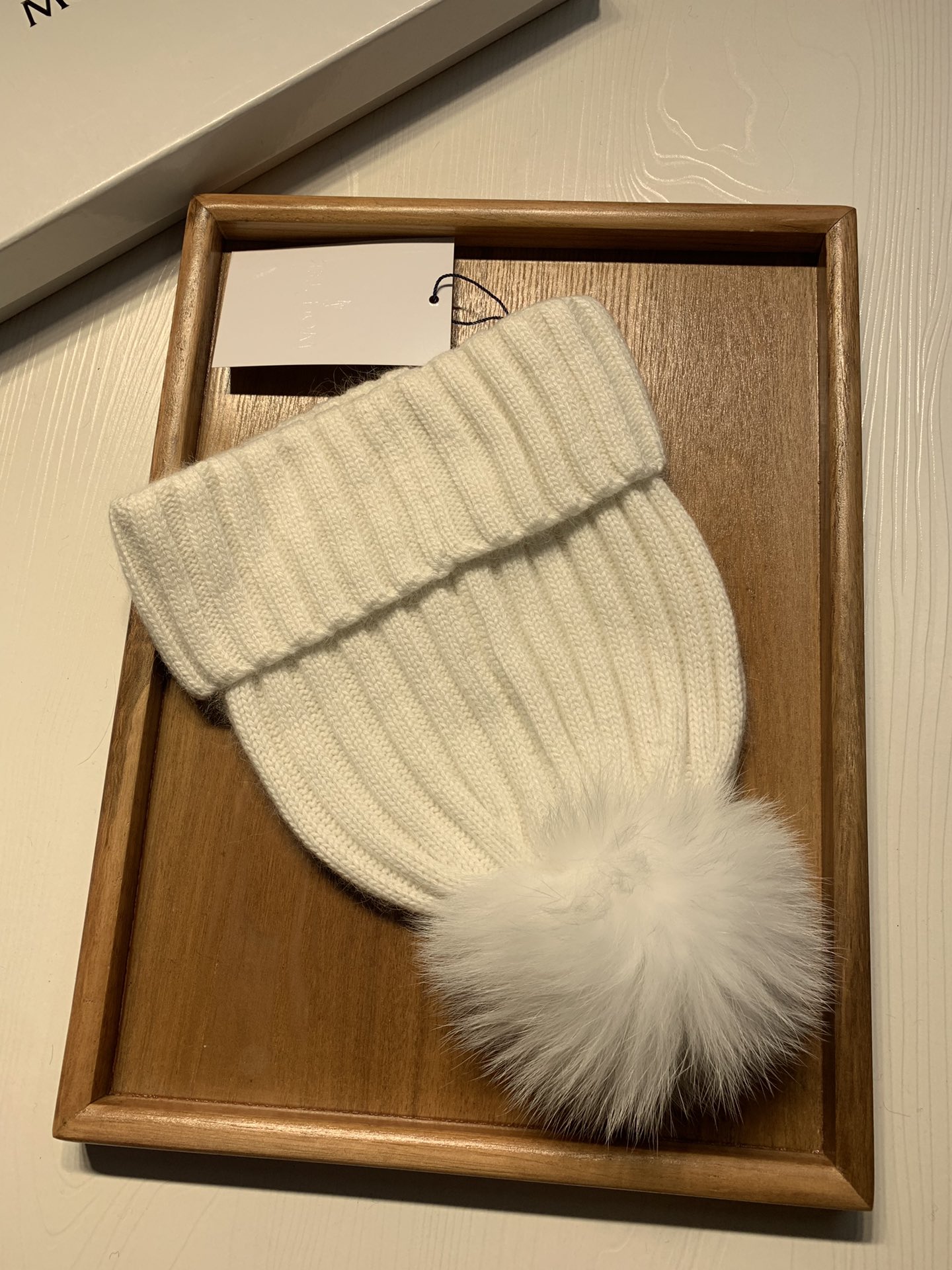 🌹。蒙口。【羊毛单帽-带狐狸毛球】客供小羊毛！珍贵典藏的灵魂帽子！客供色纱.每个颜色都非常好看！经典！手