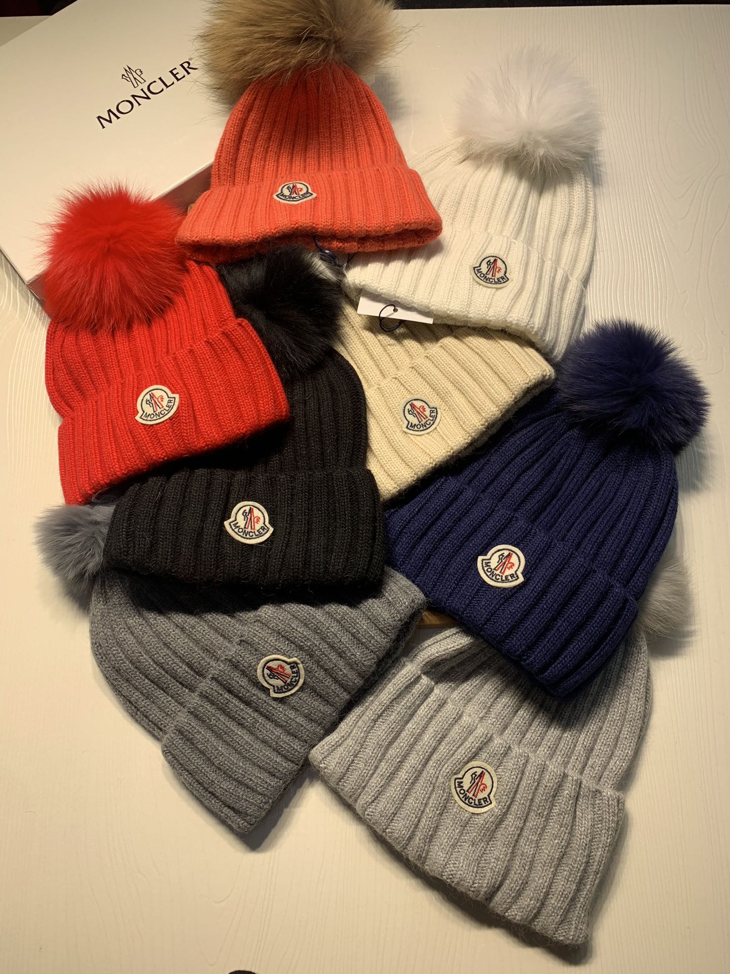 🌹。蒙口。【羊毛单帽-带狐狸毛球】客供小羊毛！珍贵典藏的灵魂帽子！客供色纱.每个颜色都非常好看！经典！手