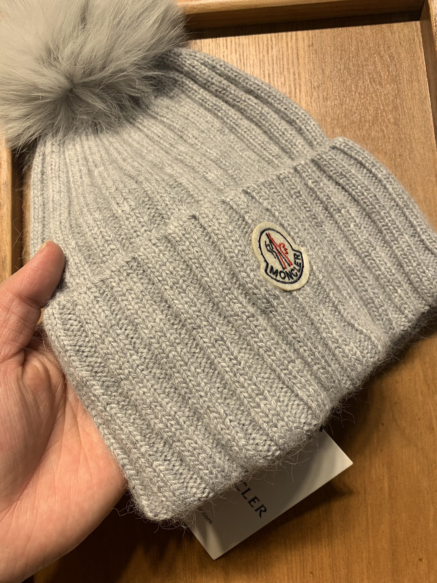 🌹。蒙口。【羊毛单帽-带狐狸毛球】客供小羊毛！珍贵典藏的灵魂帽子！客供色纱.每个颜色都非常好看！经典！手