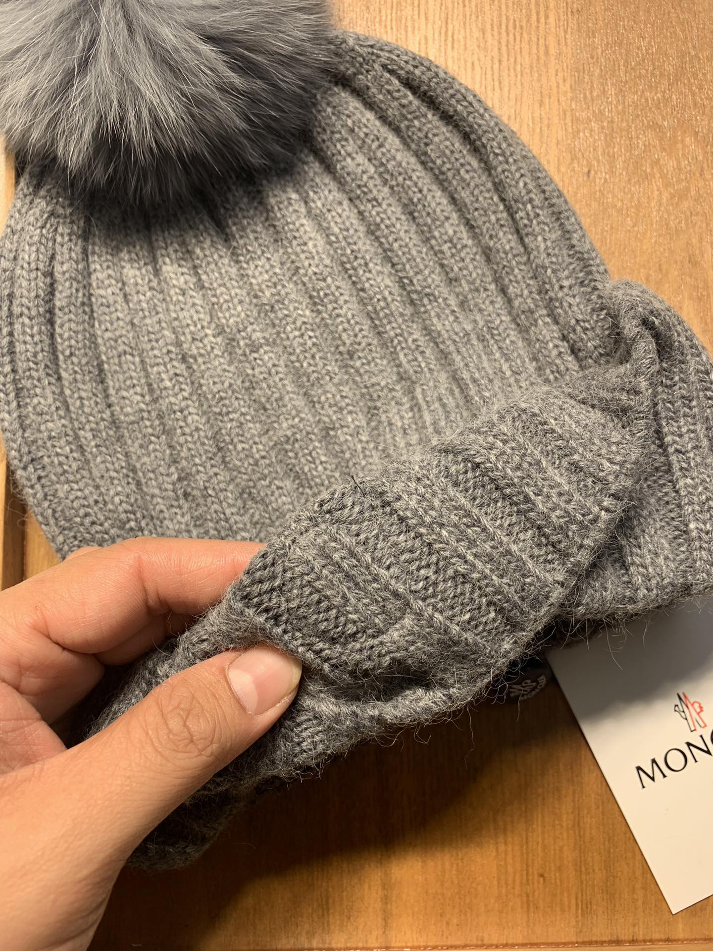 🌹。蒙口。【羊毛单帽-带狐狸毛球】客供小羊毛！珍贵典藏的灵魂帽子！客供色纱.每个颜色都非常好看！经典！手