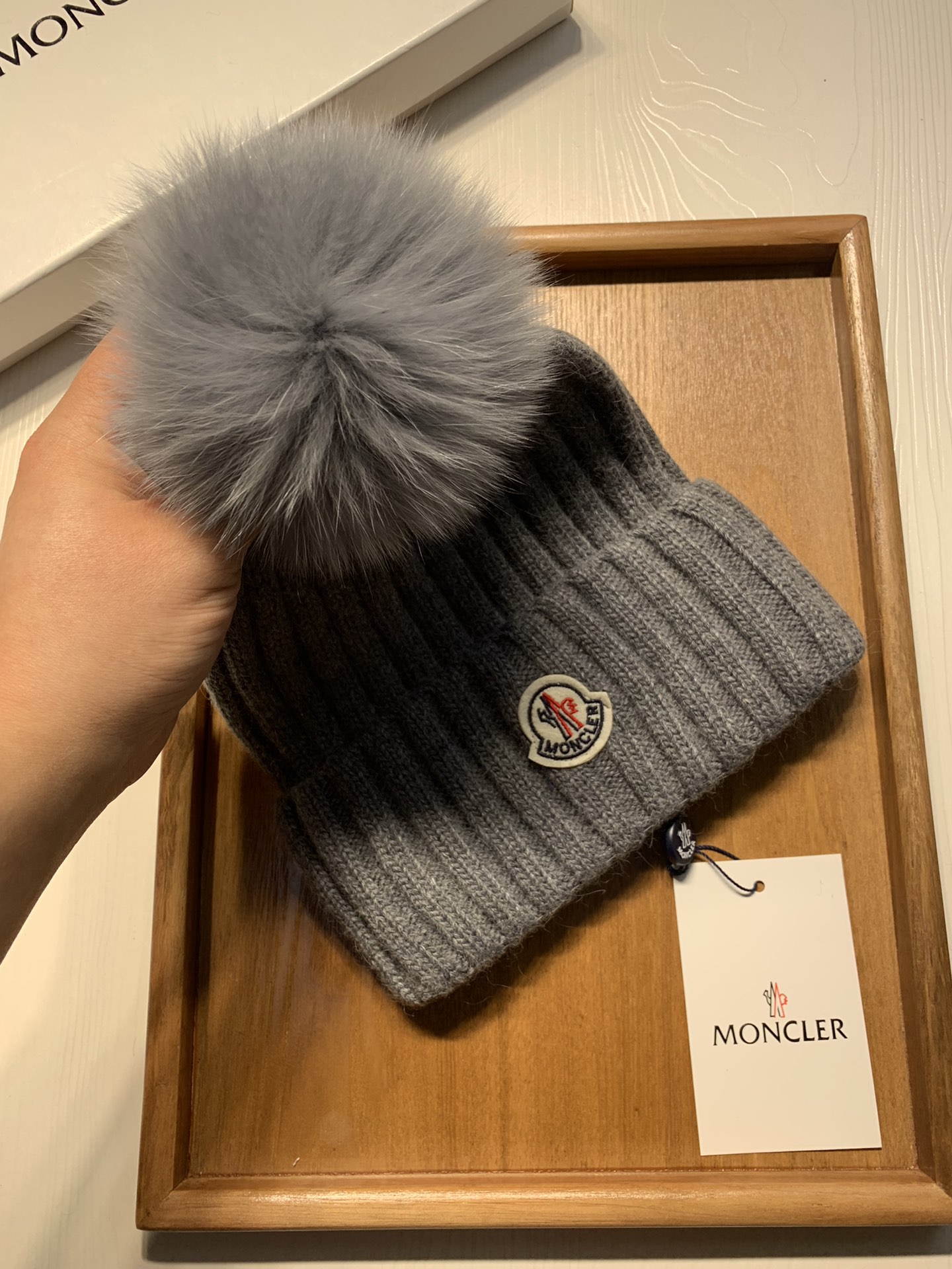 🌹。蒙口。【羊毛单帽-带狐狸毛球】客供小羊毛！珍贵典藏的灵魂帽子！客供色纱.每个颜色都非常好看！经典！手