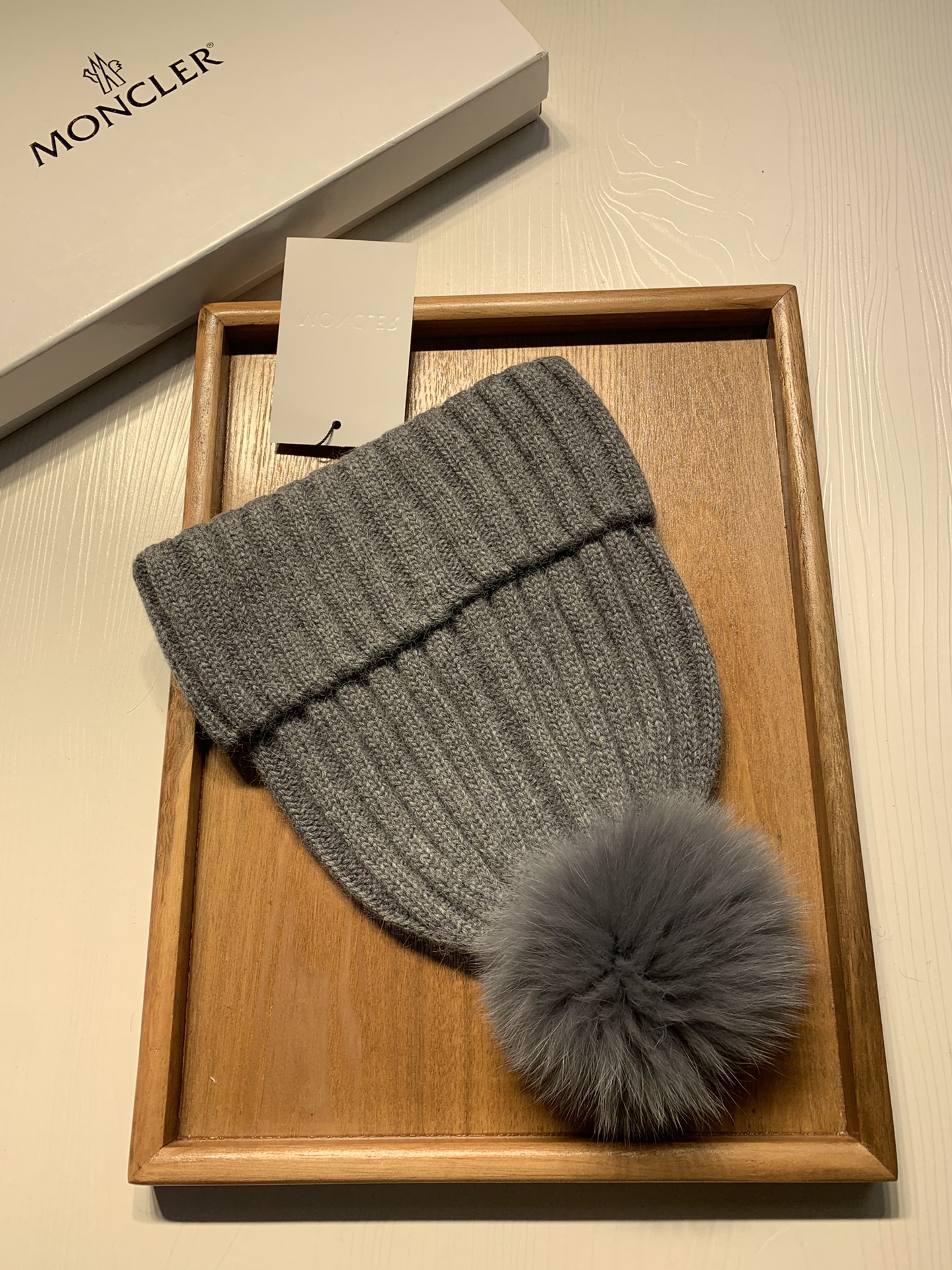 🌹。蒙口。【羊毛单帽-带狐狸毛球】客供小羊毛！珍贵典藏的灵魂帽子！客供色纱.每个颜色都非常好看！经典！手