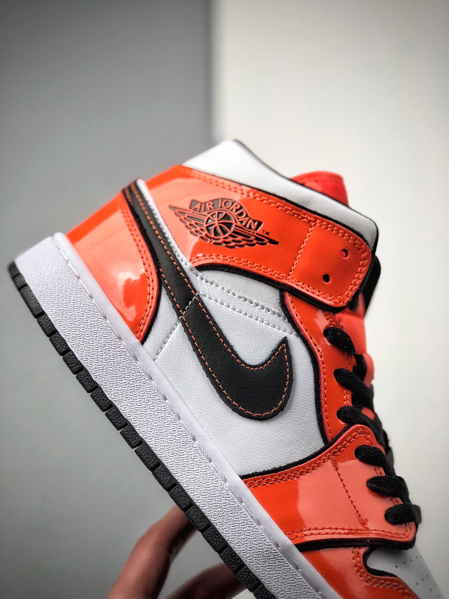 240 Air Jordan 1 Mid “Turf Orange” DD6834-802