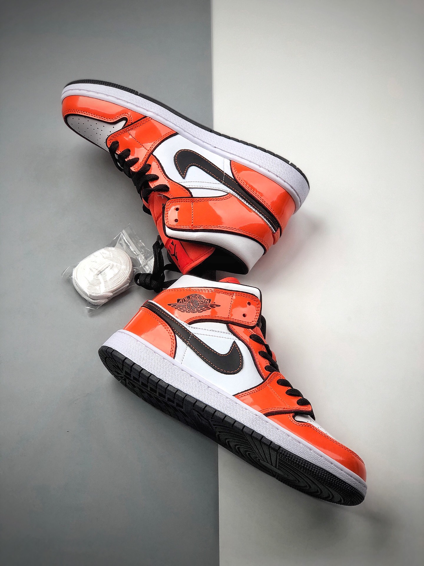 240 Air Jordan 1 Mid “Turf Orange” DD6834-802