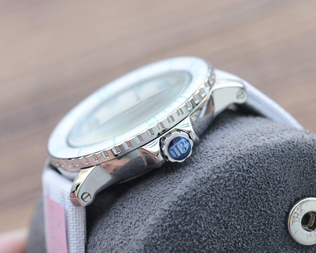 Noble Women’s Wristwatch with Real Cow Belt and Stone Cores: 921 Collection - 图片 8