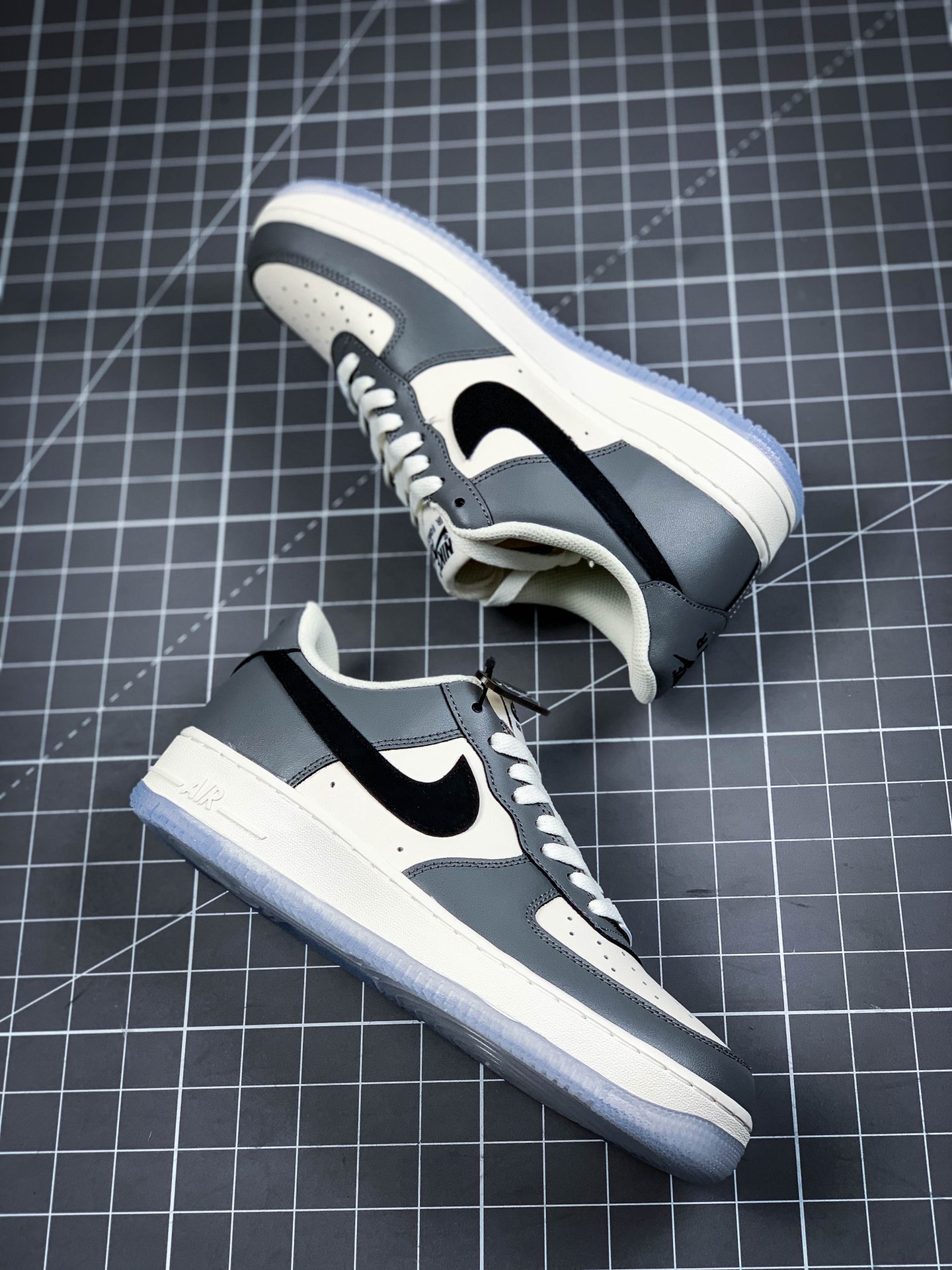 200 原装级别 Air Force1 LOW'07  “灰黑水晶”DC1405-100