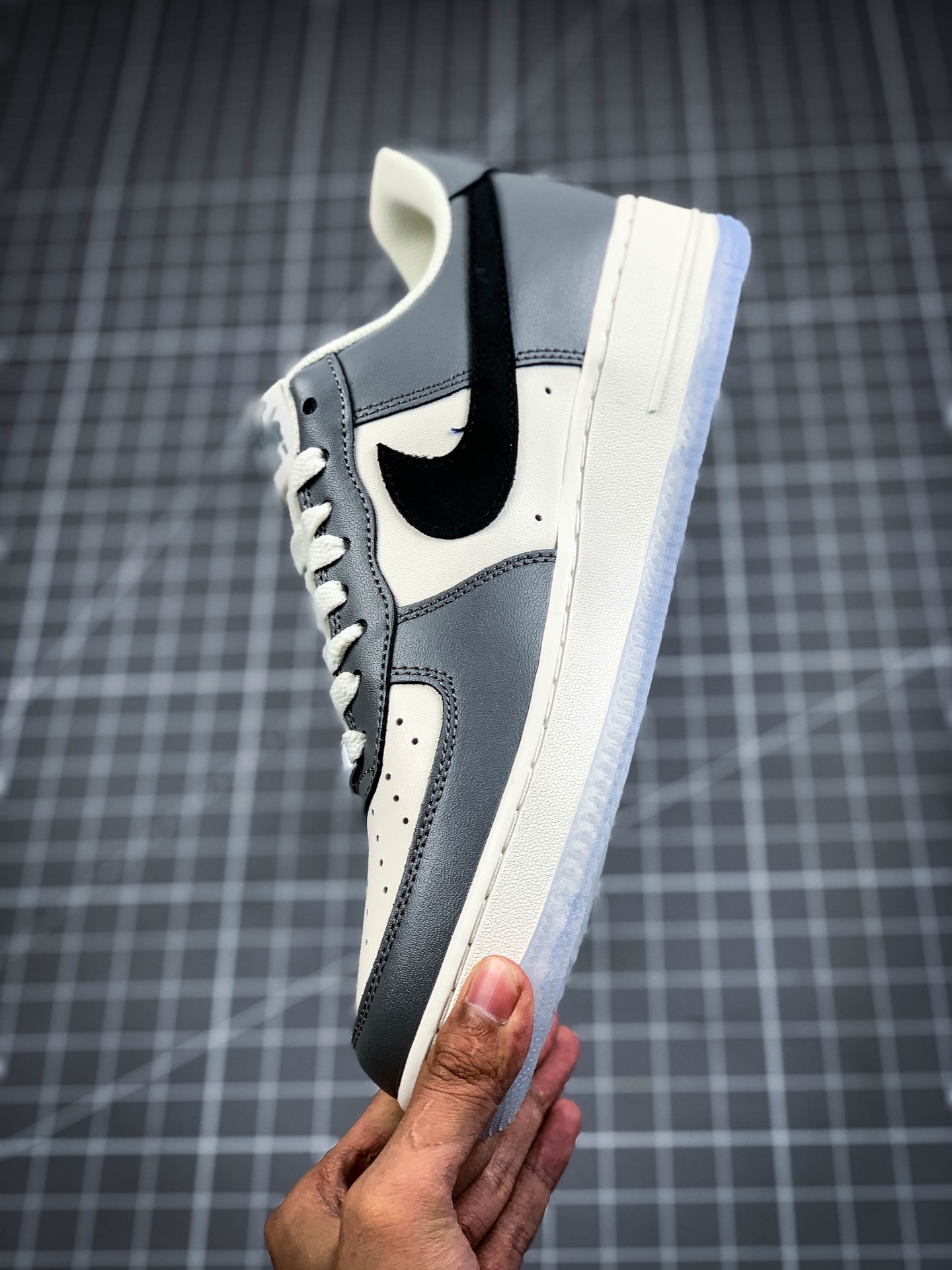 200 原装级别 Air Force1 LOW'07  “灰黑水晶”DC1405-100