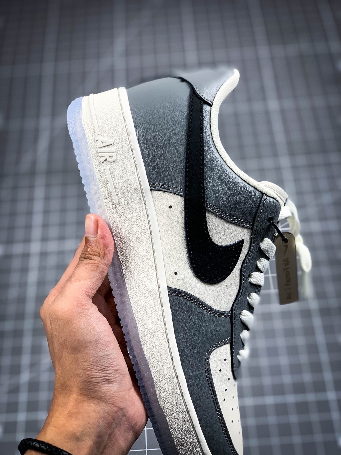 200 原装级别 Air Force1 LOW'07  “灰黑水晶”DC1405-100