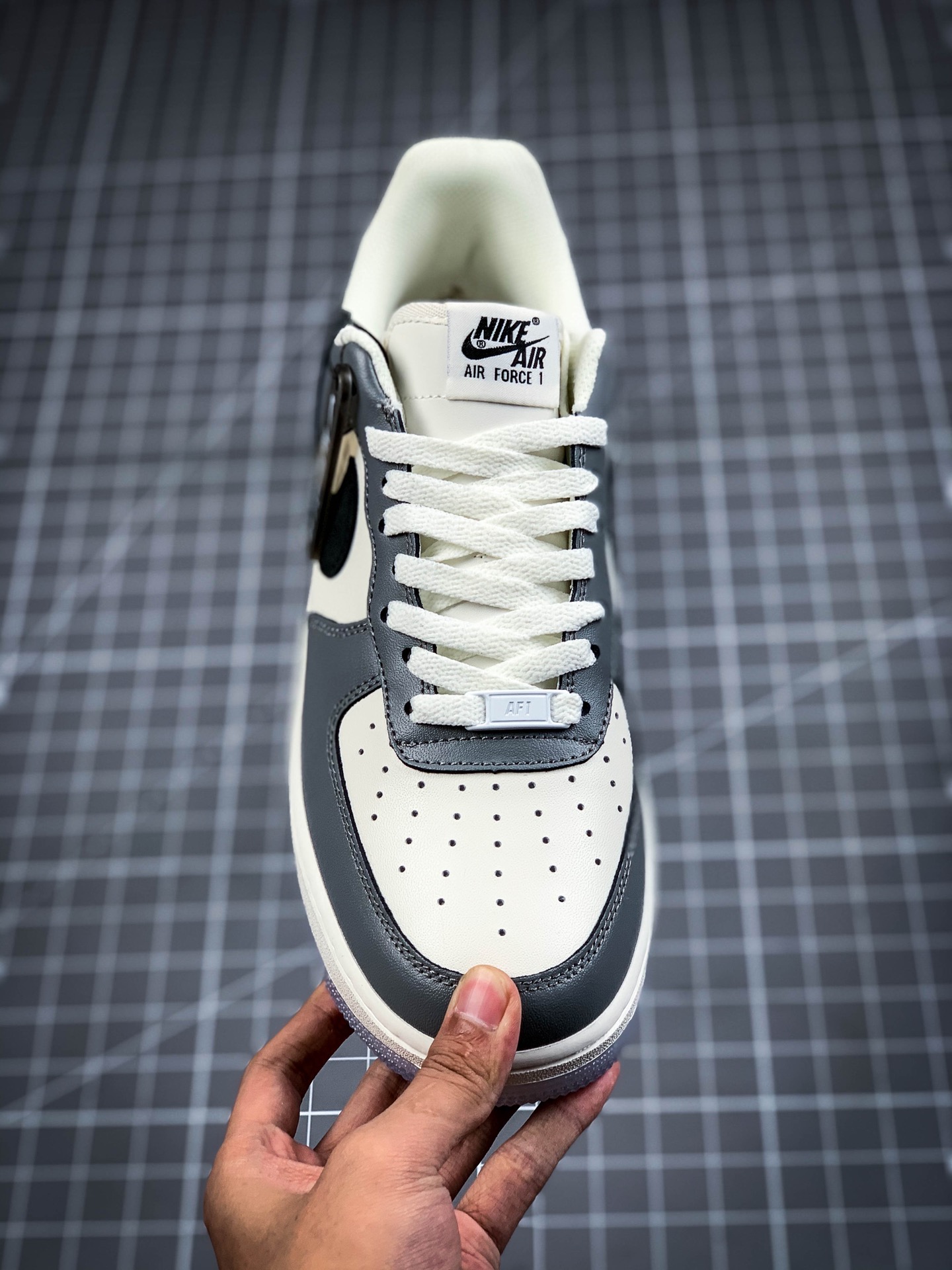 200 原装级别 Air Force1 LOW'07  “灰黑水晶”DC1405-100