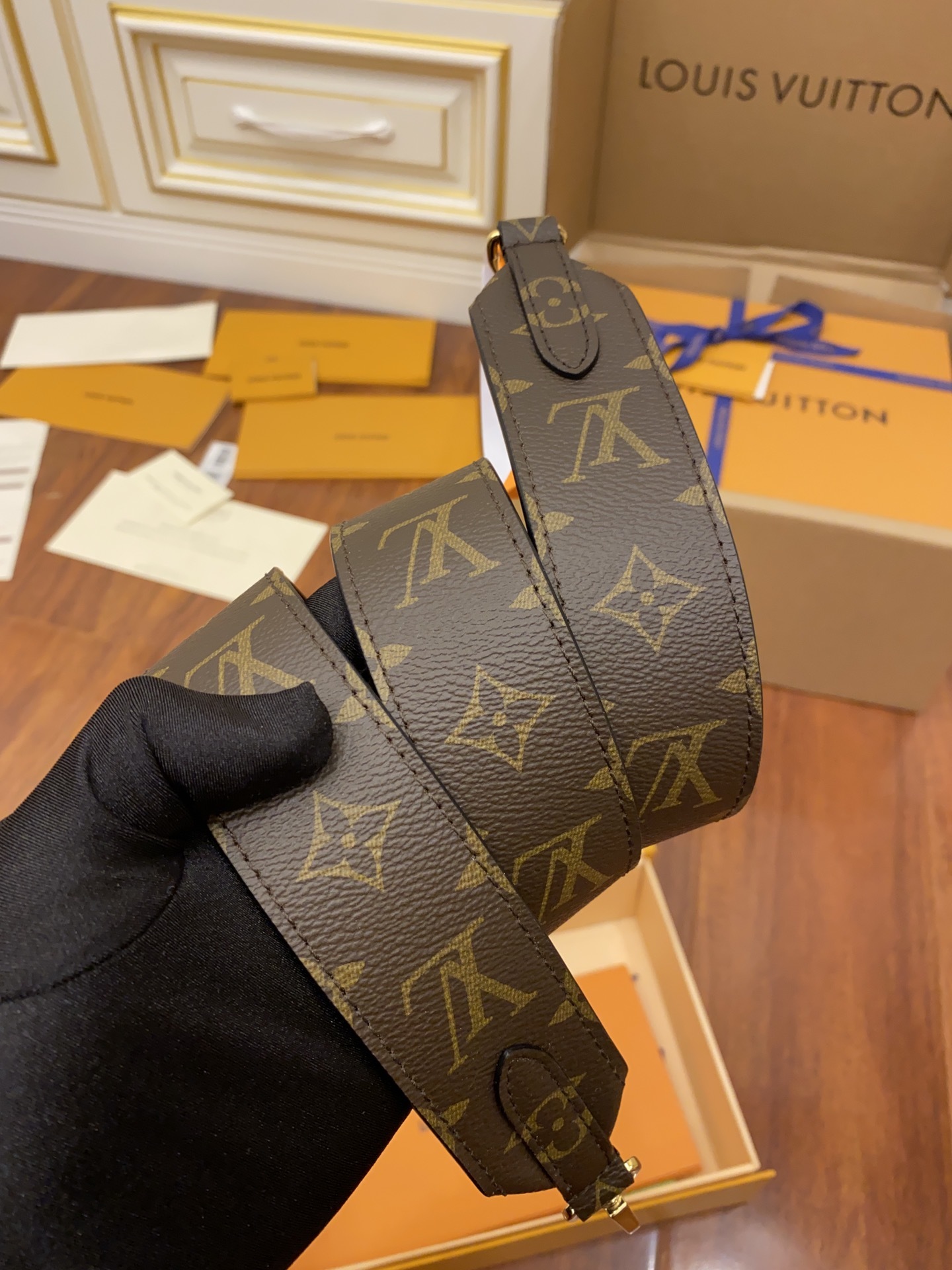 独家首发型号J02288特级加强版品质提升.专柜同步内码礼品袋保护纸铜版电子标签合格证皮料是正品代工厂意