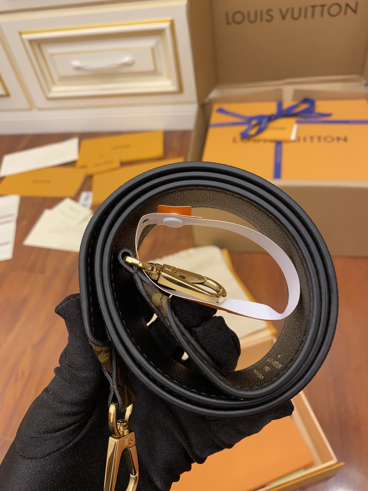 独家首发型号J02288特级加强版品质提升.专柜同步内码礼品袋保护纸铜版电子标签合格证皮料是正品代工厂意