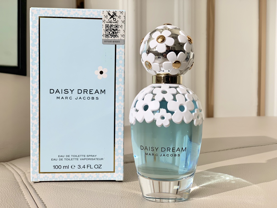 Marc Jacobs Daisy Dream Eau de Toilette - 3.4 Fl Oz Floral Fruity Fragrance