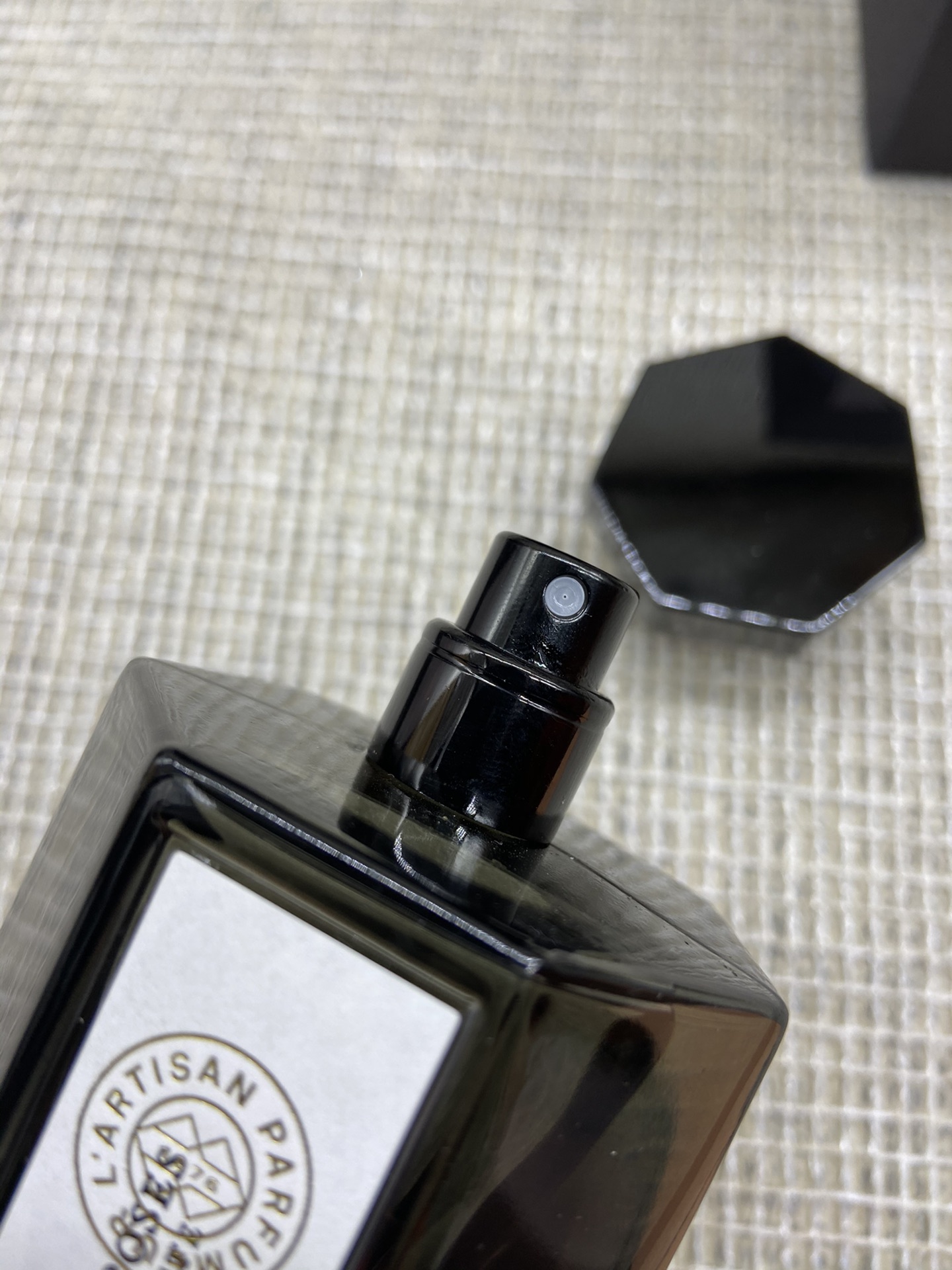 L'Artisan Parfumeur Voleur de Roses Eau de Toilette - Unisex Fragrance 100ml 5 i1607521199 7557 4