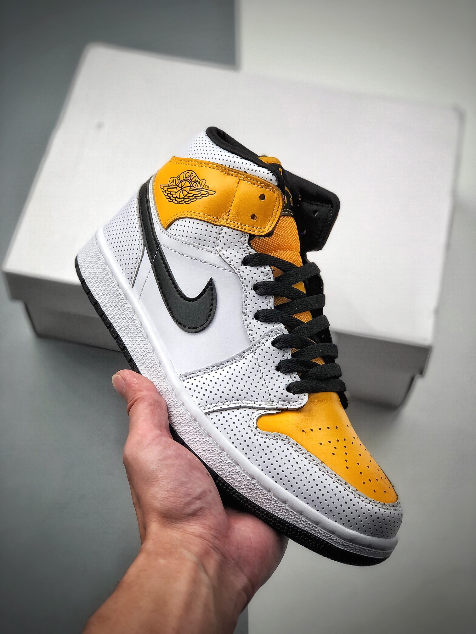 Nike Air Jordan 1 Mid "white / black" AJ1 Jordan 1, zapatillas de baloncesto clásicas retro de caña media, versátiles y…