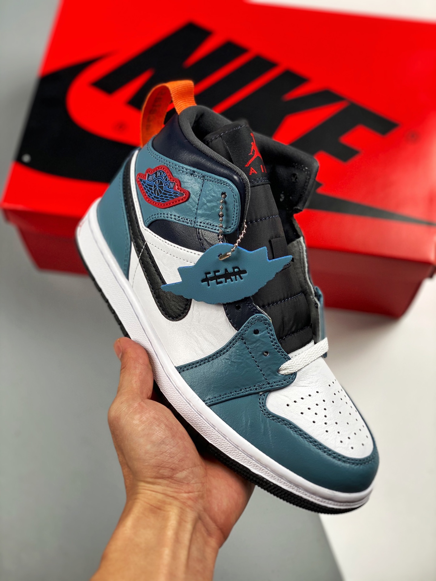 Nivel de zapatos desnudos originales, el producto de la más alta artesanía del mercado 💯 Air Jordan 1 Mid Fearless azu…