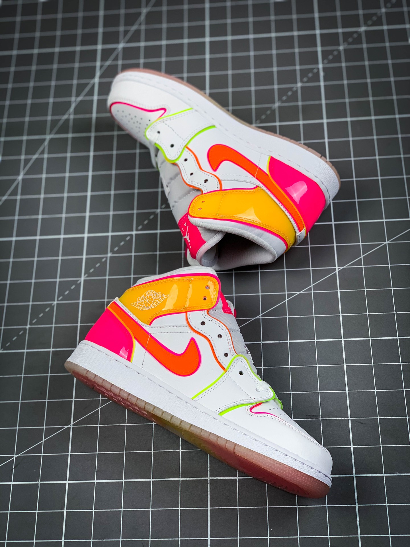 280  女生专属|AIR JORDAN 1 MD EDGE GLOW GS糖果二次元是否捕获了你的少女心呢CV4611-100